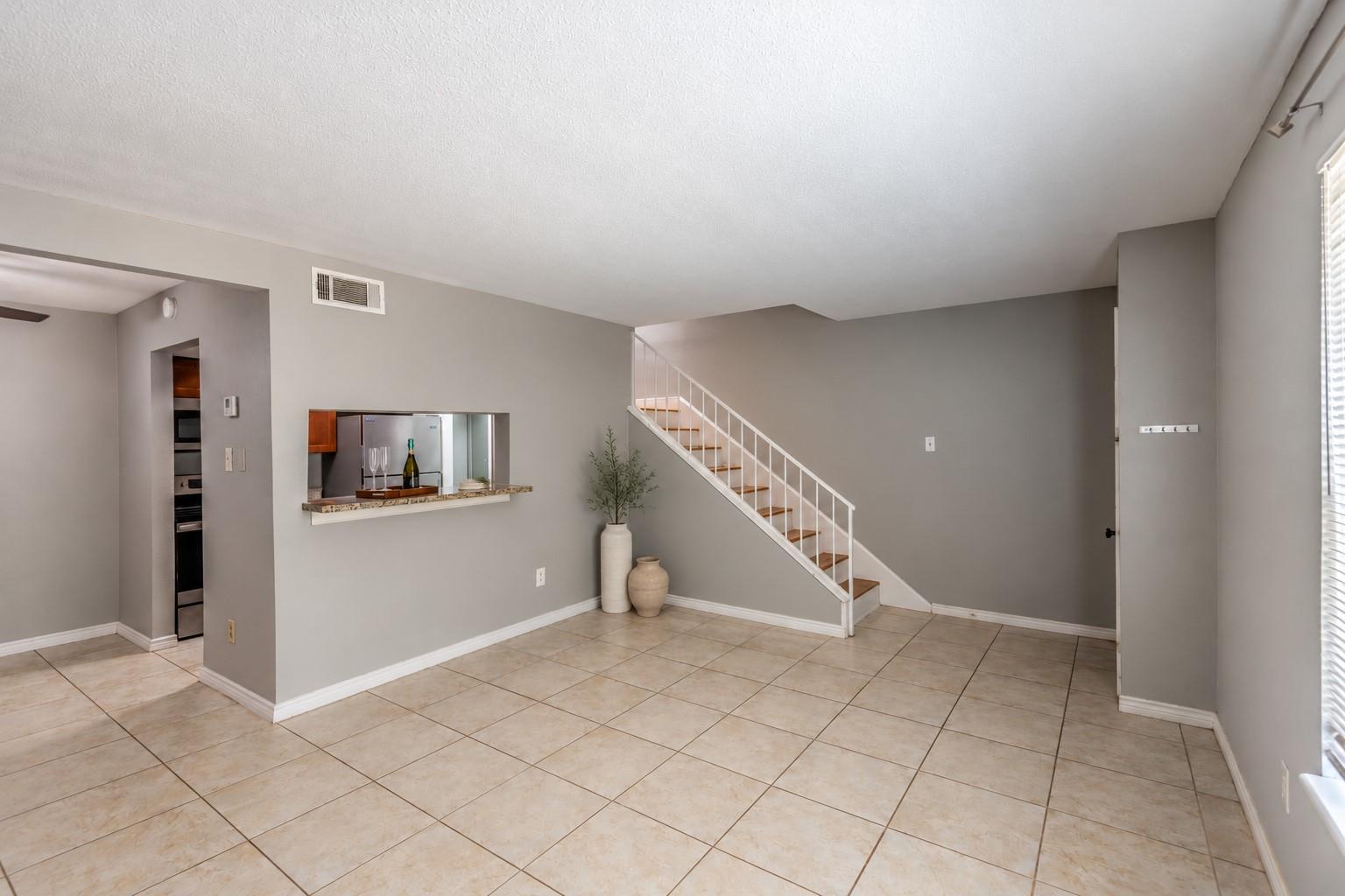 720 Memorial Mews Street Property Photo 8
