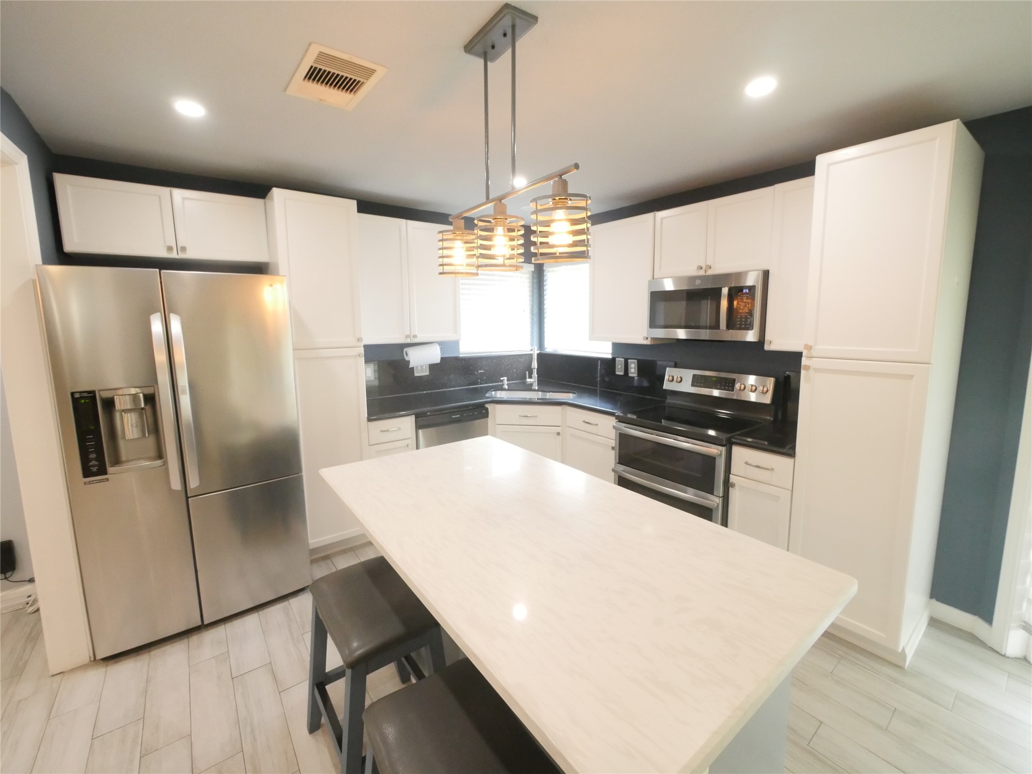 409 Seacrest Boulevard Property Photo 8