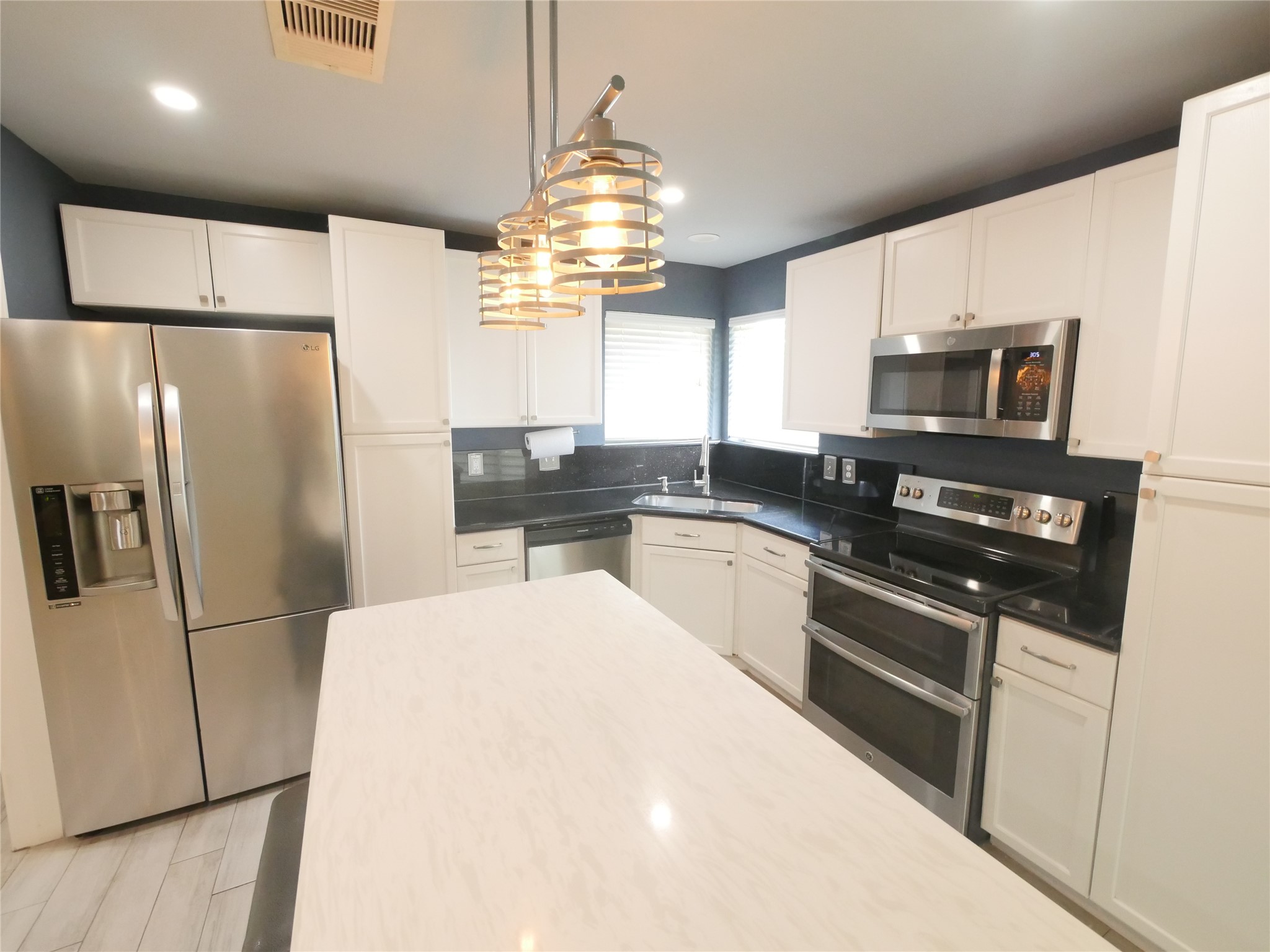 409 Seacrest Boulevard Property Photo 11