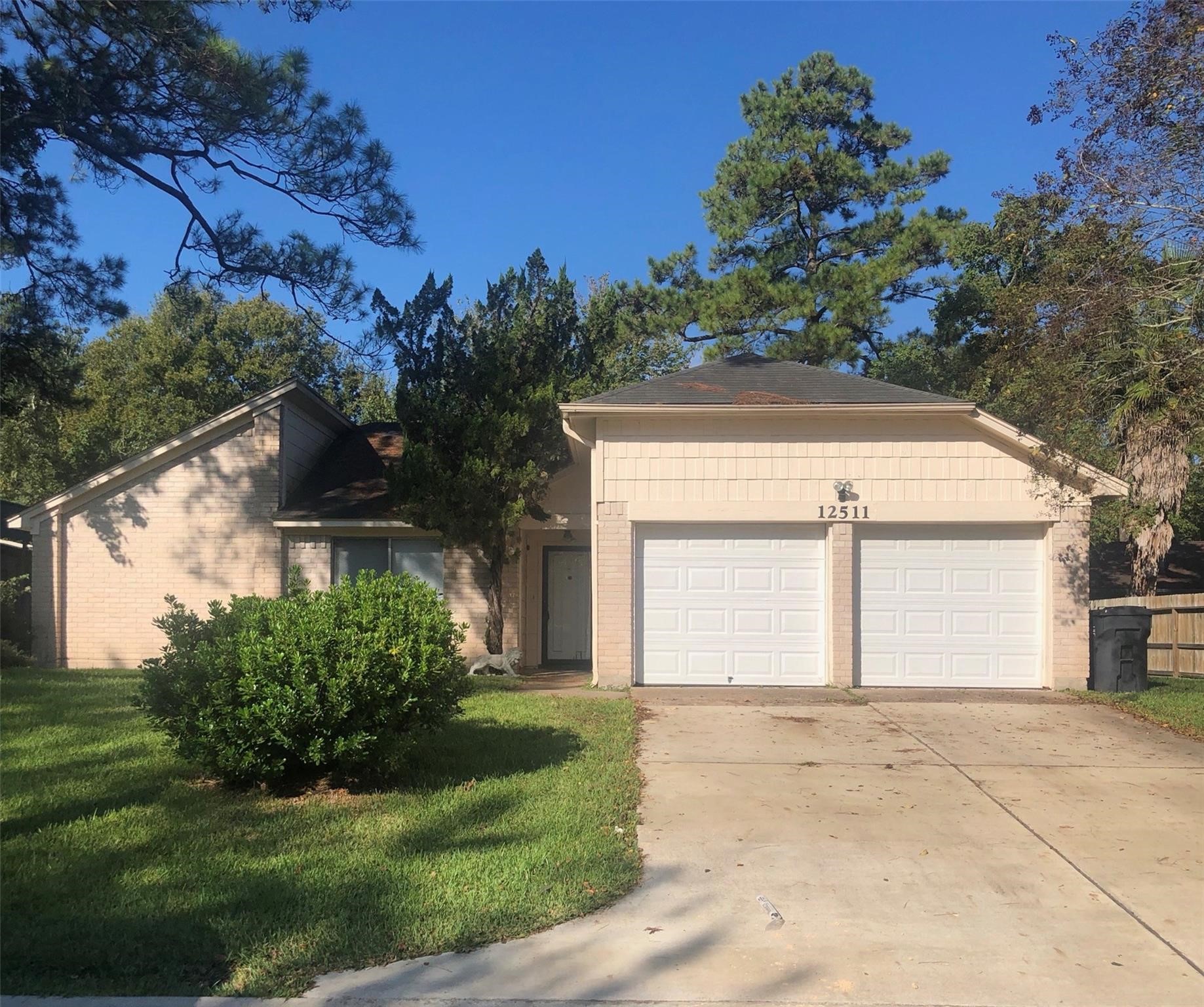 12511 Riverbend Property Photo 1
