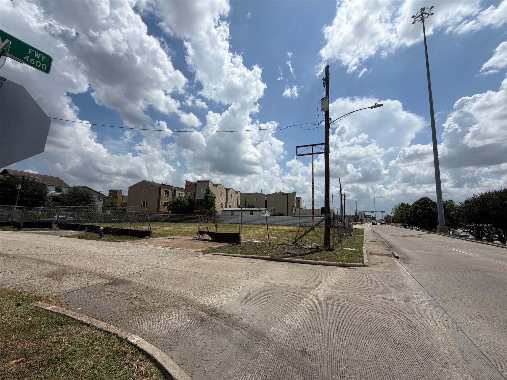 4512 Katy Freeway Property Photo 13