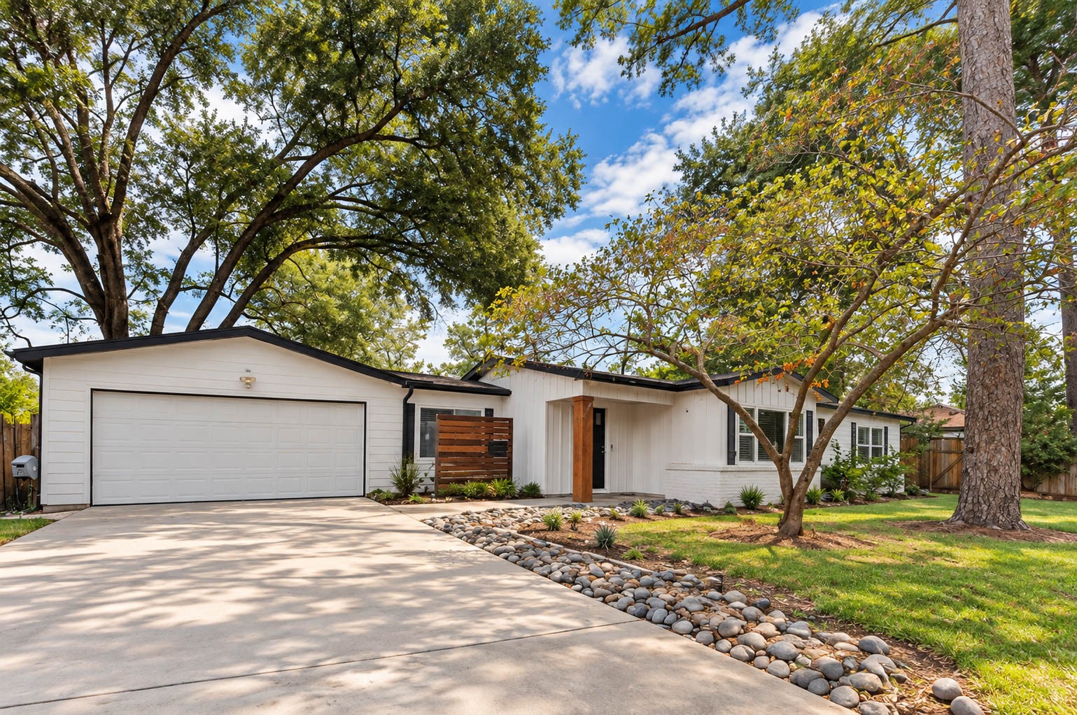 10026 Whiteside Lane Property Photo 1
