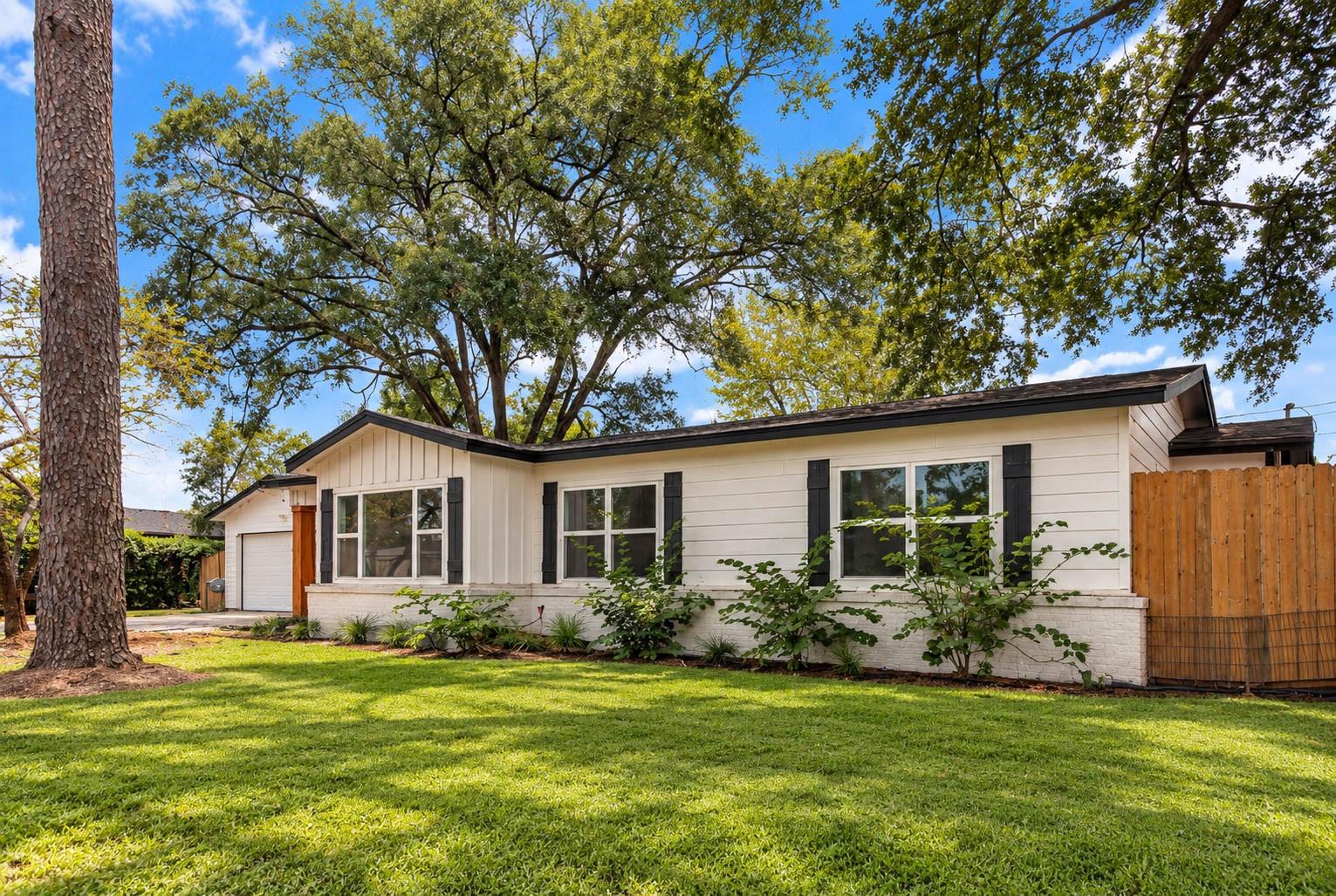 10026 Whiteside Lane Property Photo 3