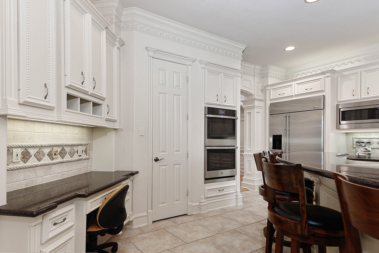 10 Snow Pond Place Property Photo 14