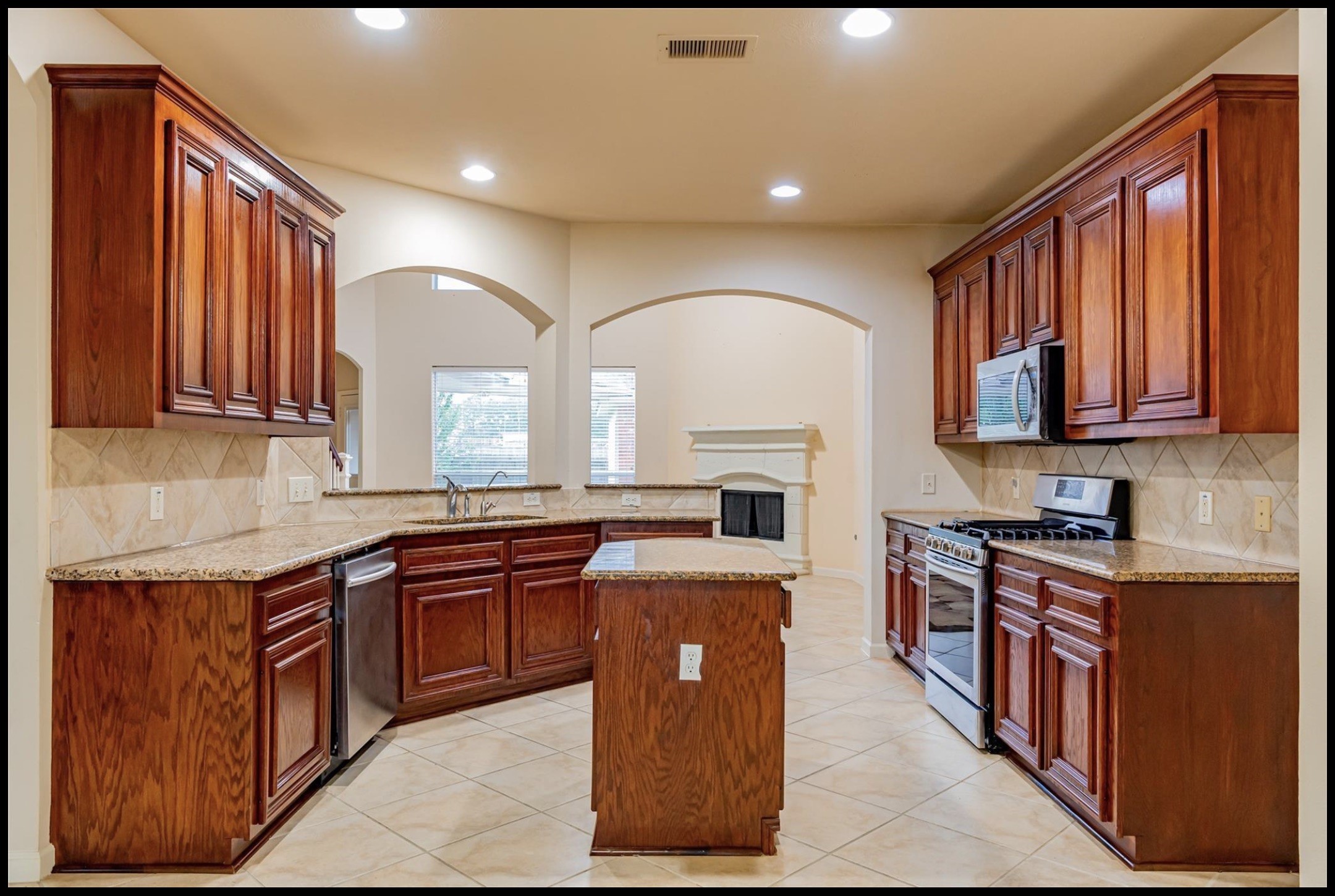 20810 Avery Cove Lane Property Photo 5