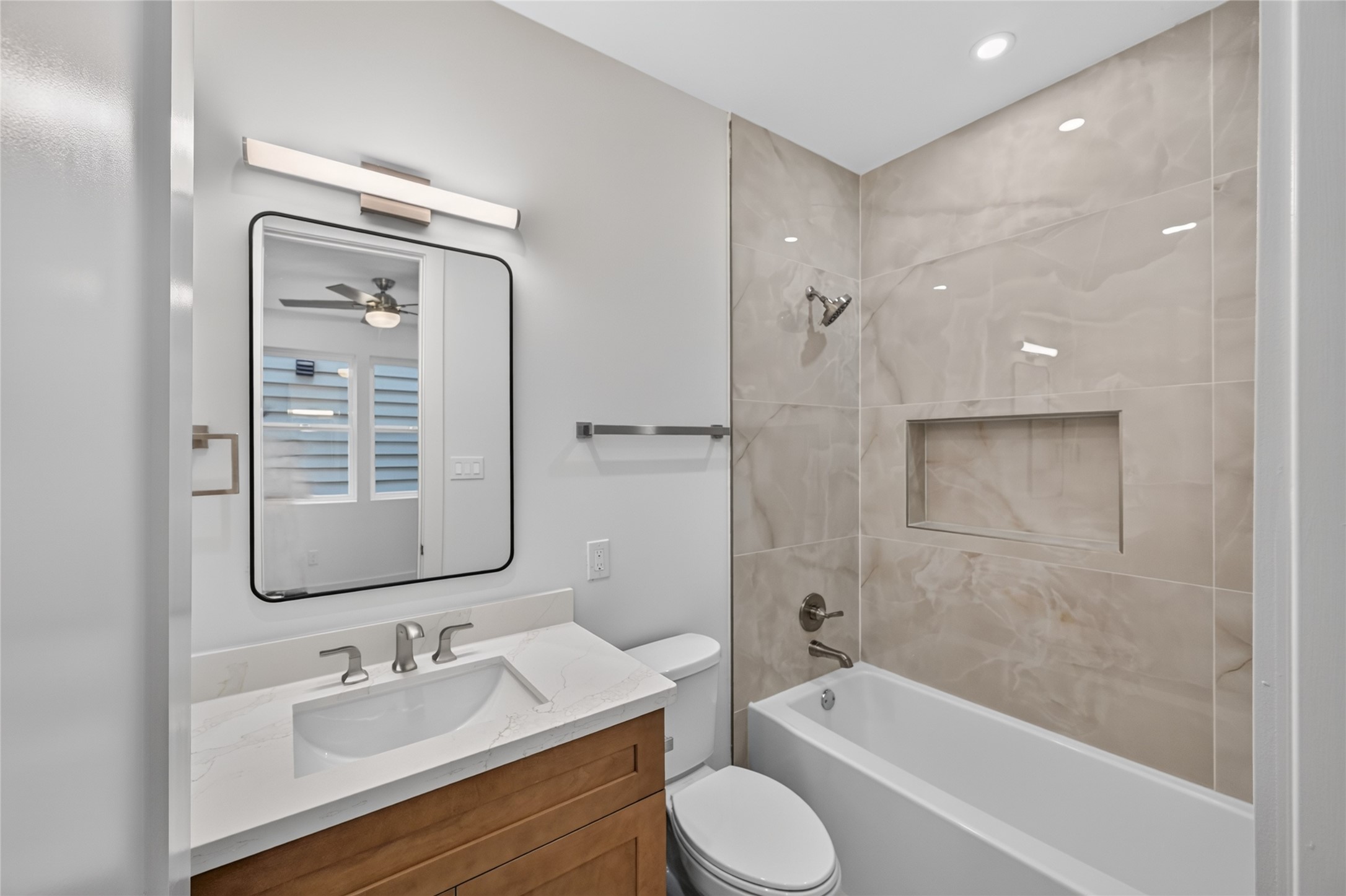1424 W 23rd Street A Property Photo 6
