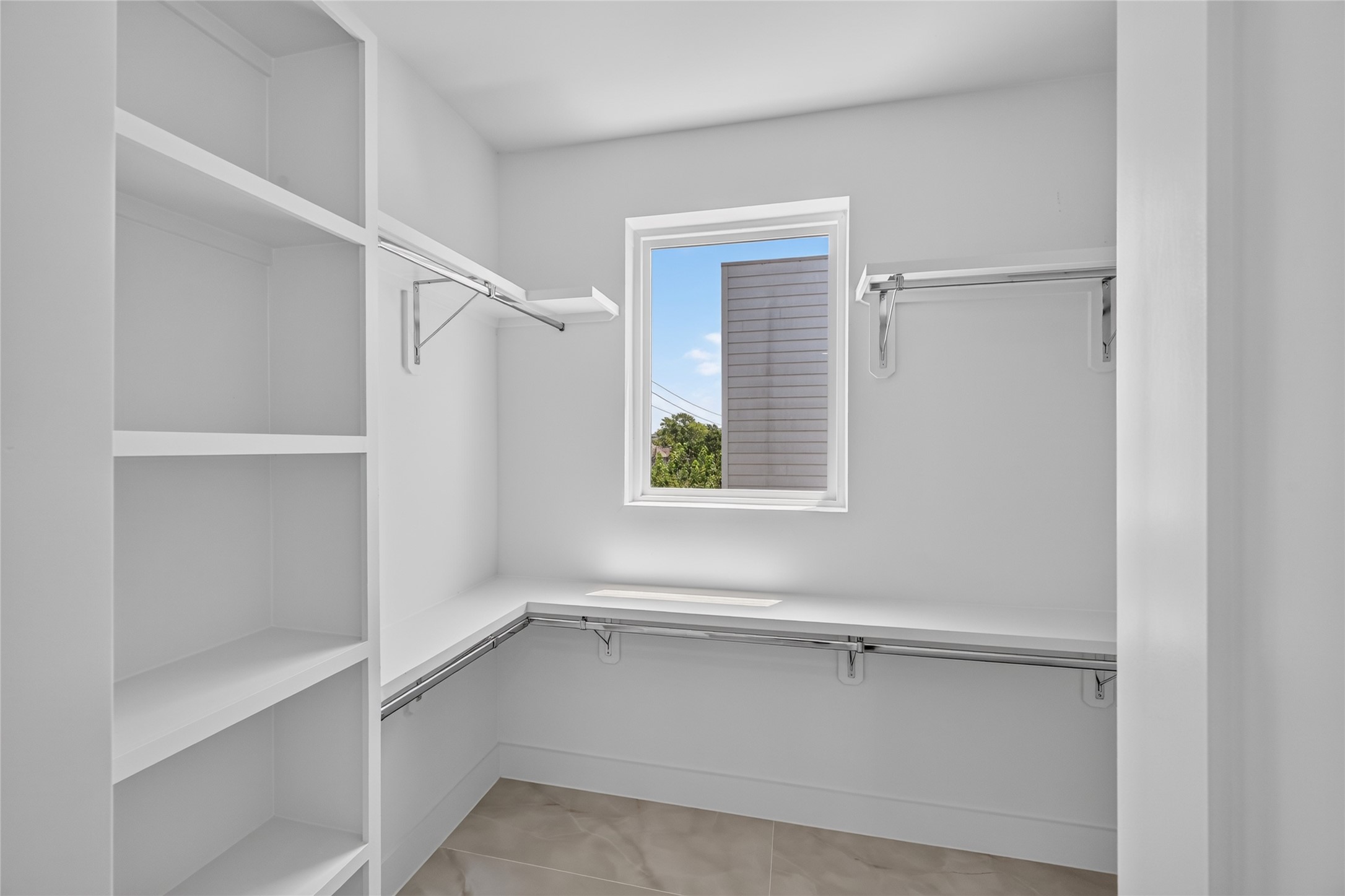 1424 W 23rd Street A Property Photo 23