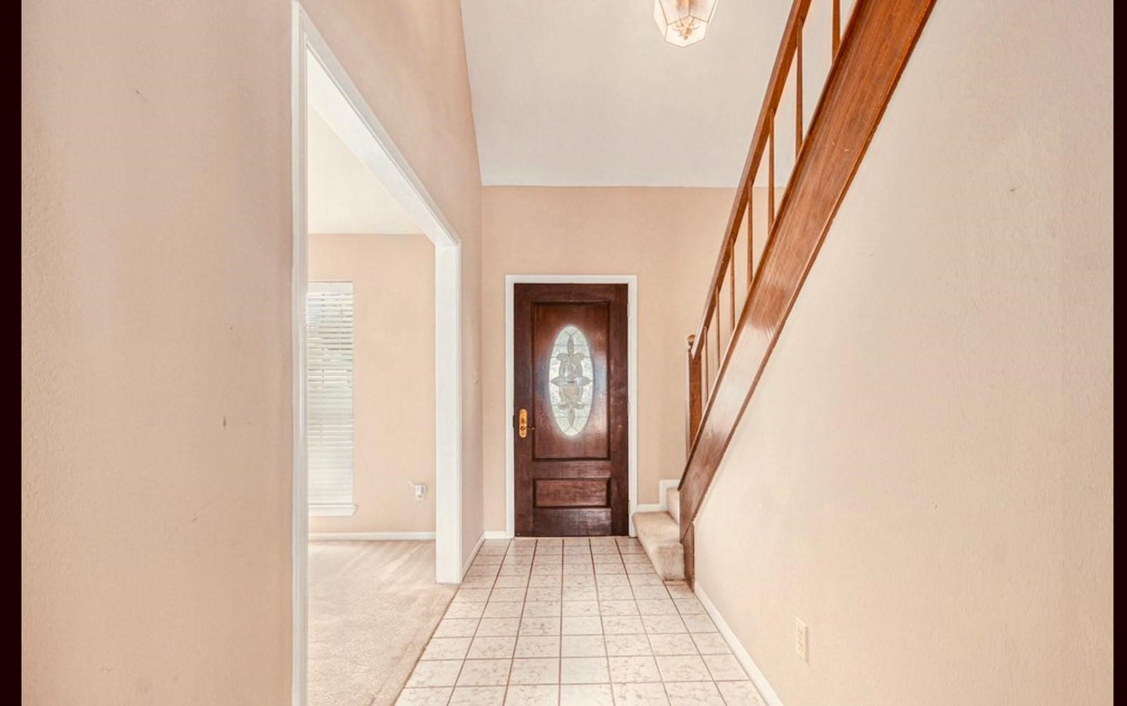 15014 Hollydale Drive Property Photo 4