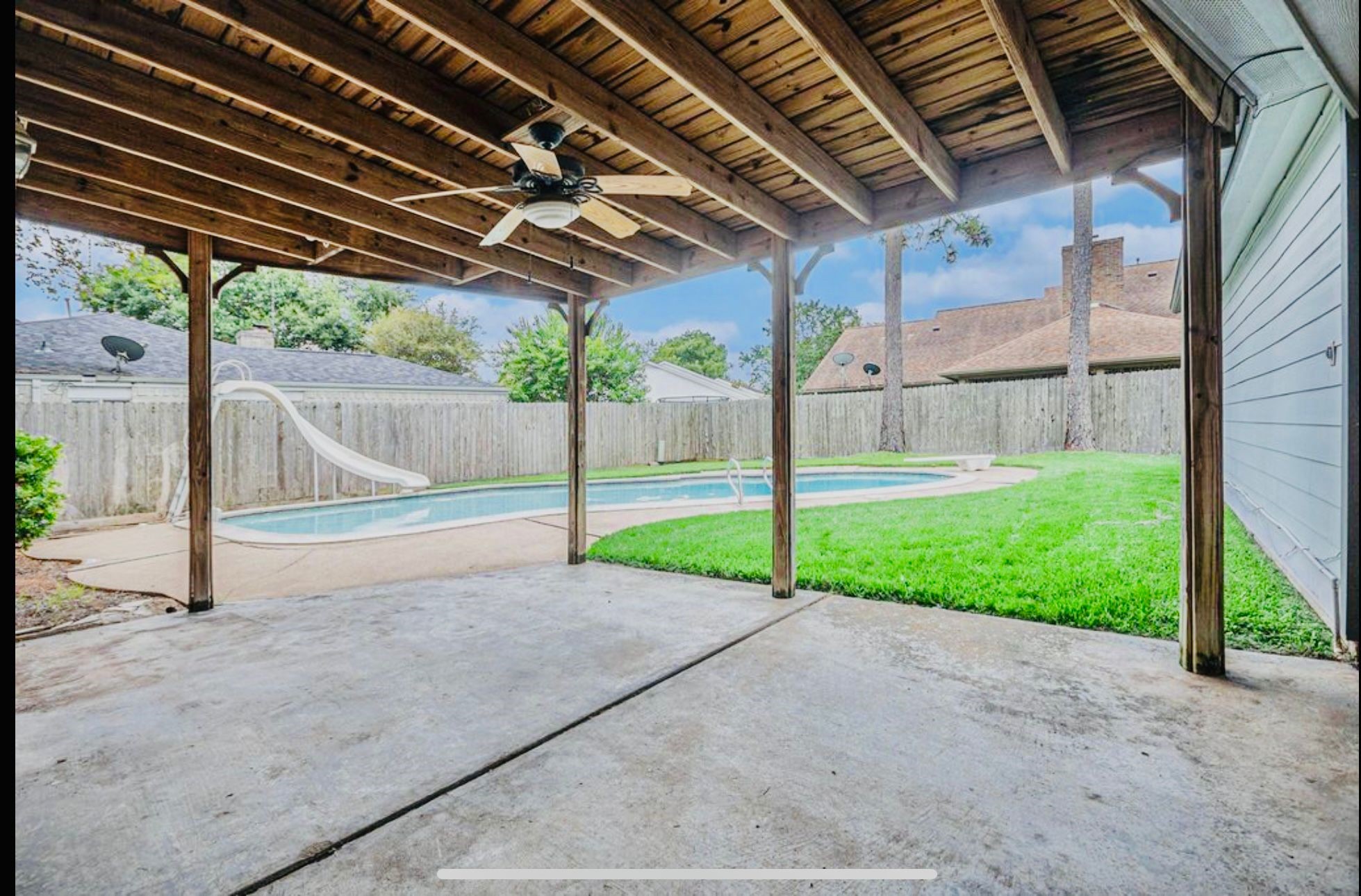 15014 Hollydale Drive Property Photo 16