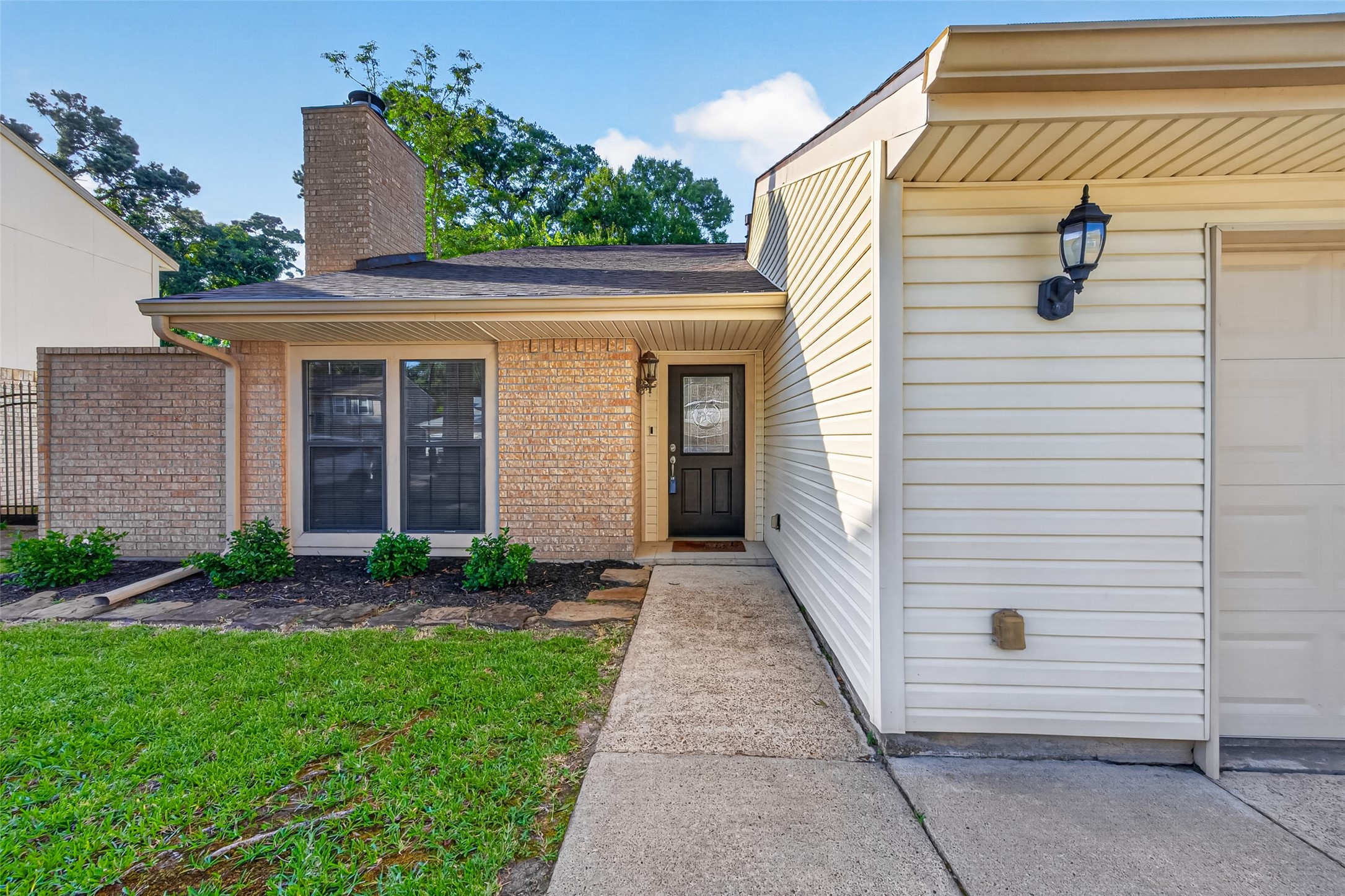 3119 Silver Falls Drive Property Photo 4