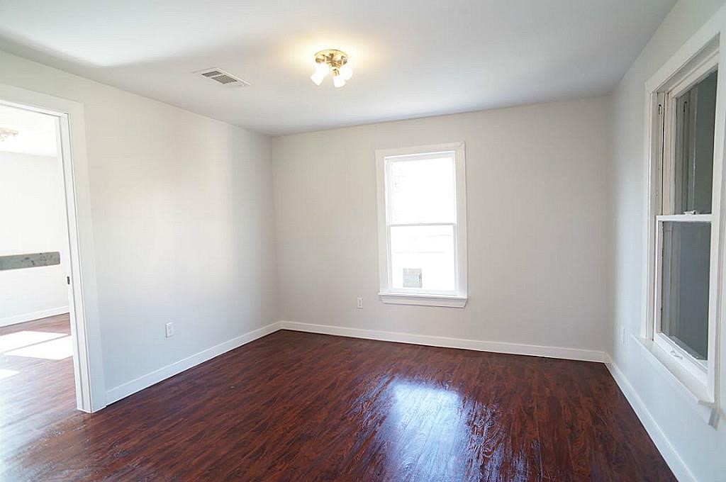 4302 Siegel Street 1/2 Property Photo 7