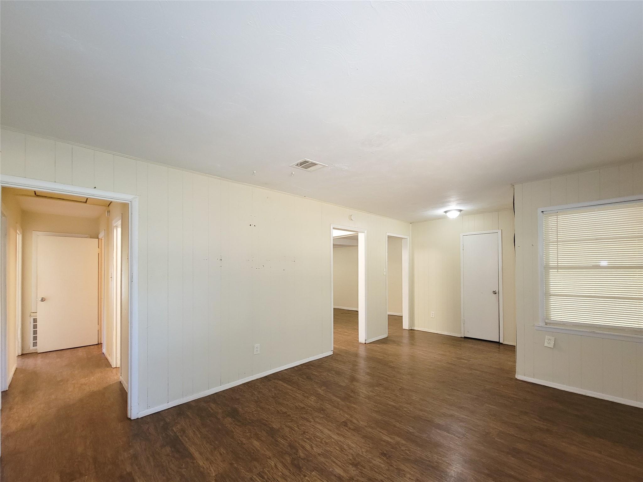 2005 Lenz Street Property Photo 4