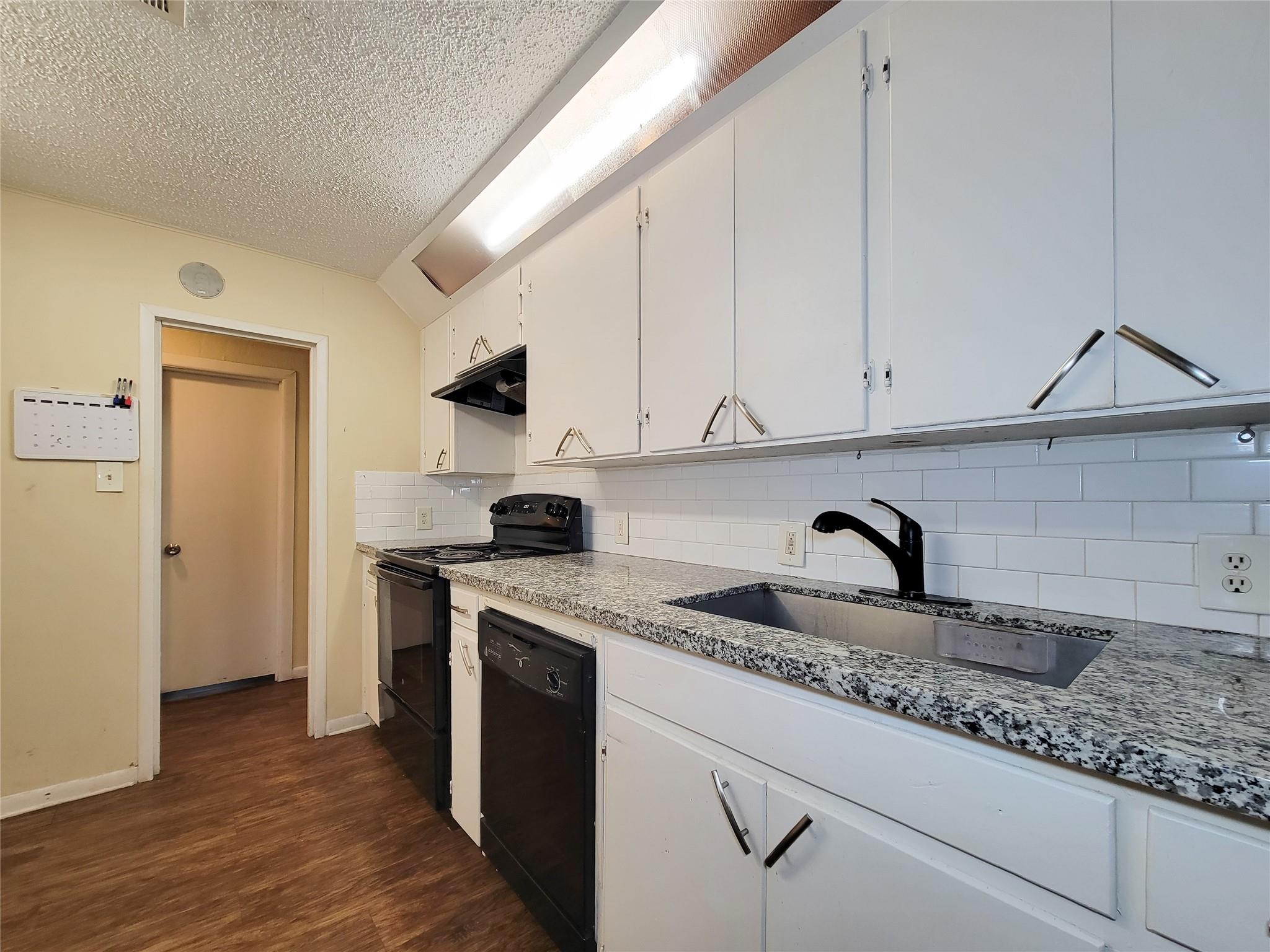 2005 Lenz Street Property Photo 8
