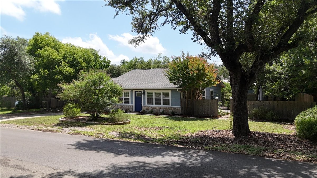 219 Woodcreek Drive Property Photo 1