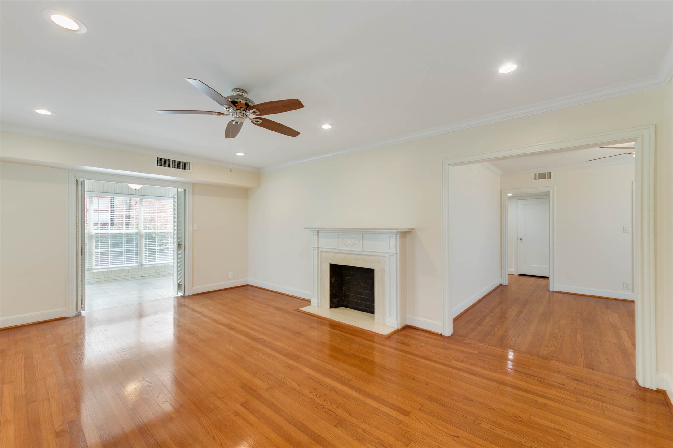 2343 Shakespeare Street 1 Property Photo 4