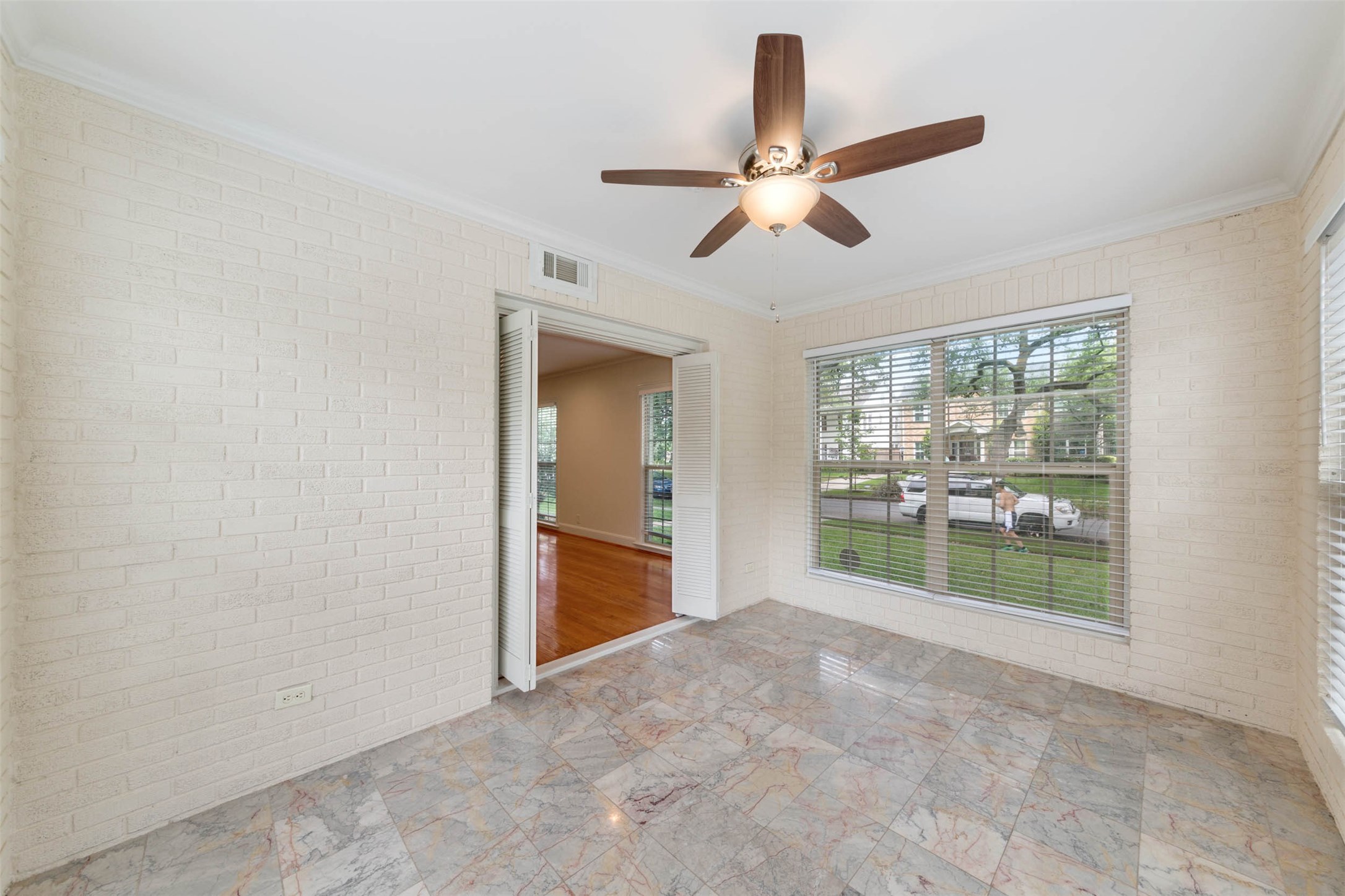 2343 Shakespeare Street 1 Property Photo 6