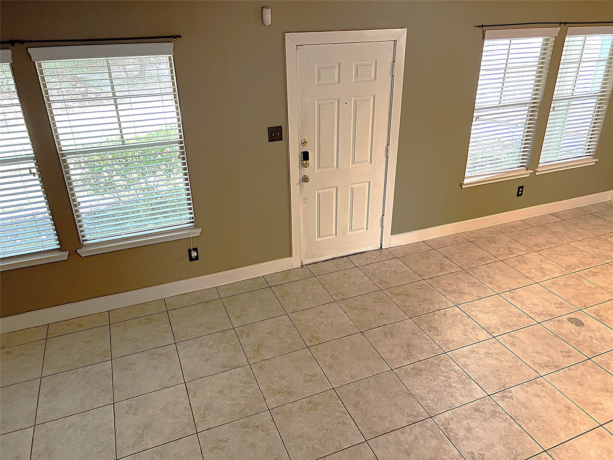 6819 Kingwood Glen Drive Property Photo 6