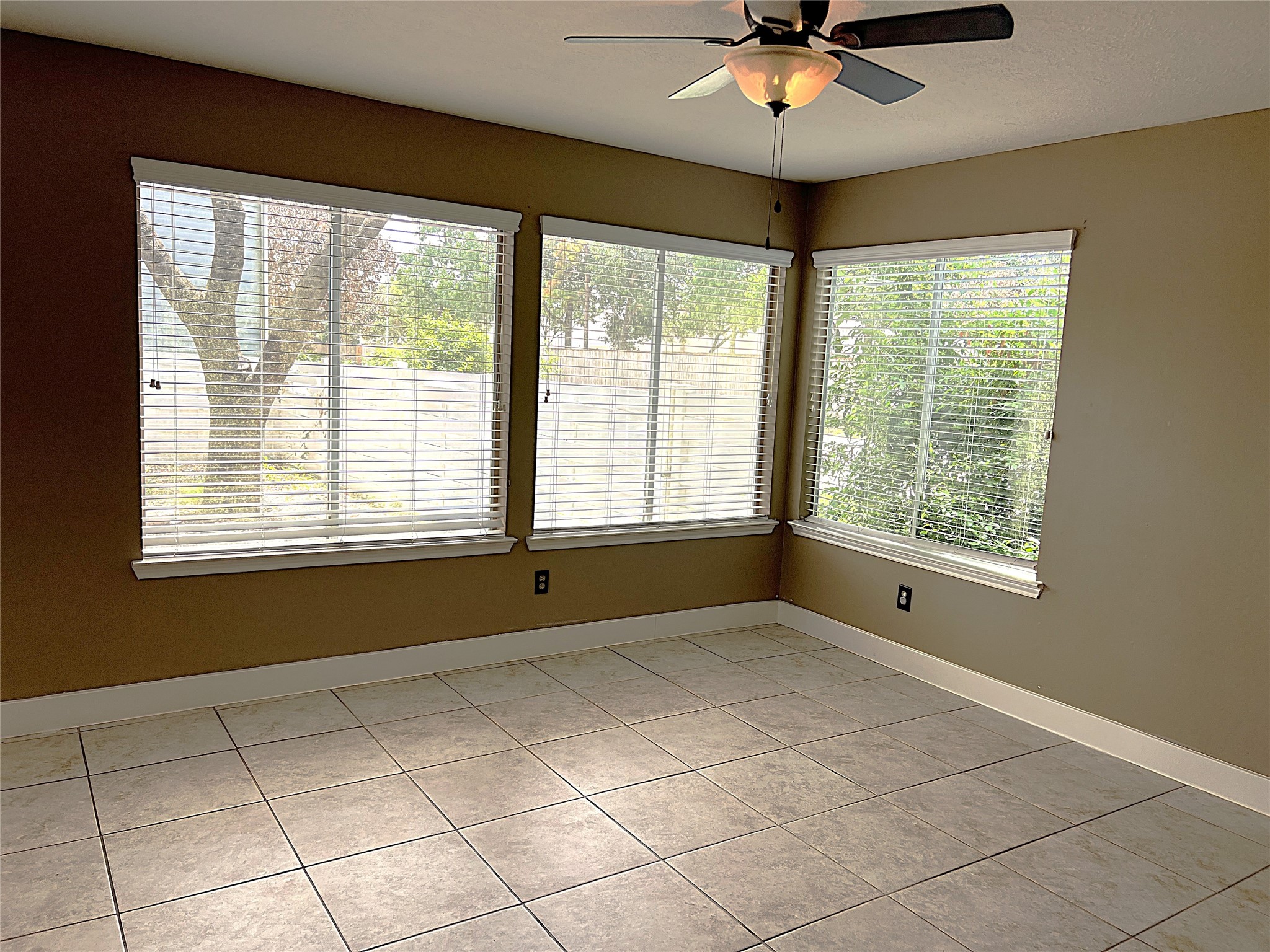 6819 Kingwood Glen Drive Property Photo 7