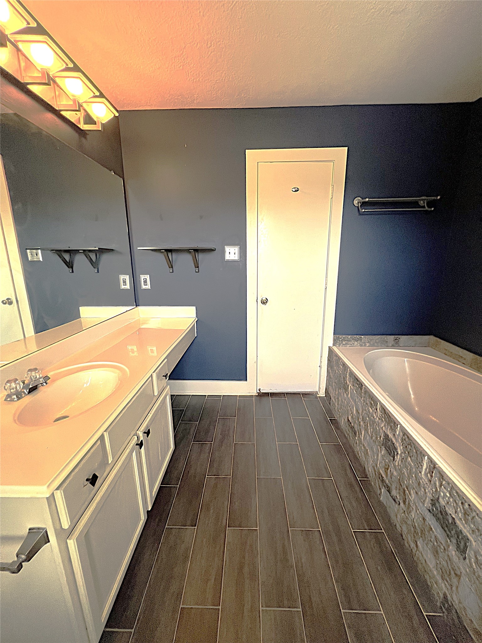 6819 Kingwood Glen Drive Property Photo 23