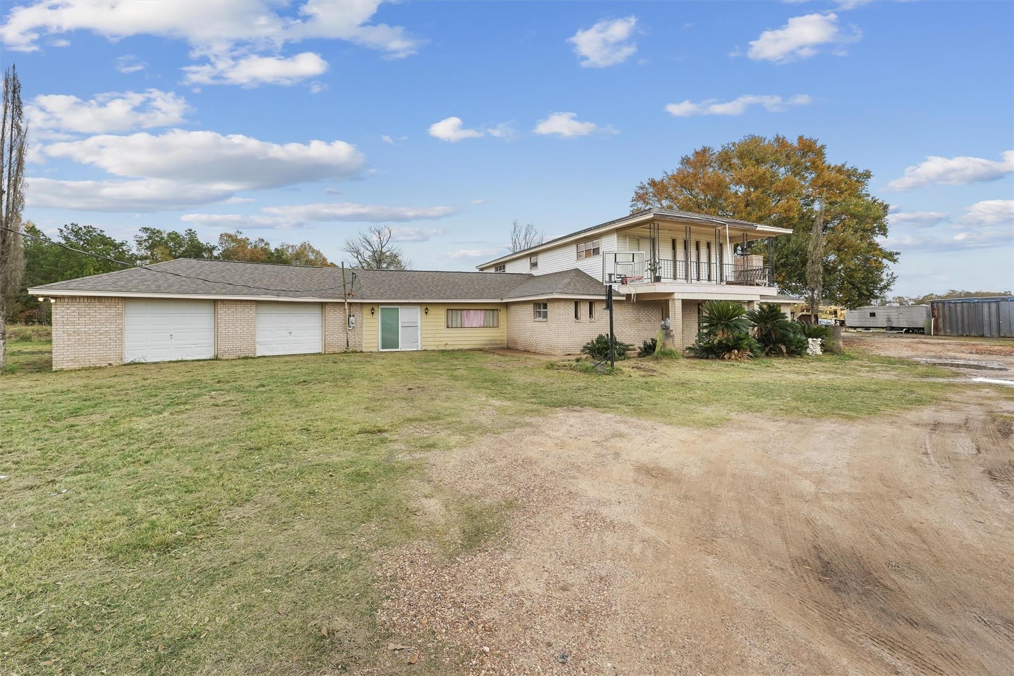 850 County Road 2145 Property Photo