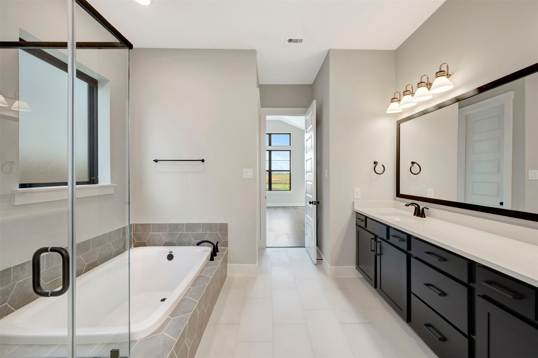 16742 Vibrant Avenue Property Photo 20