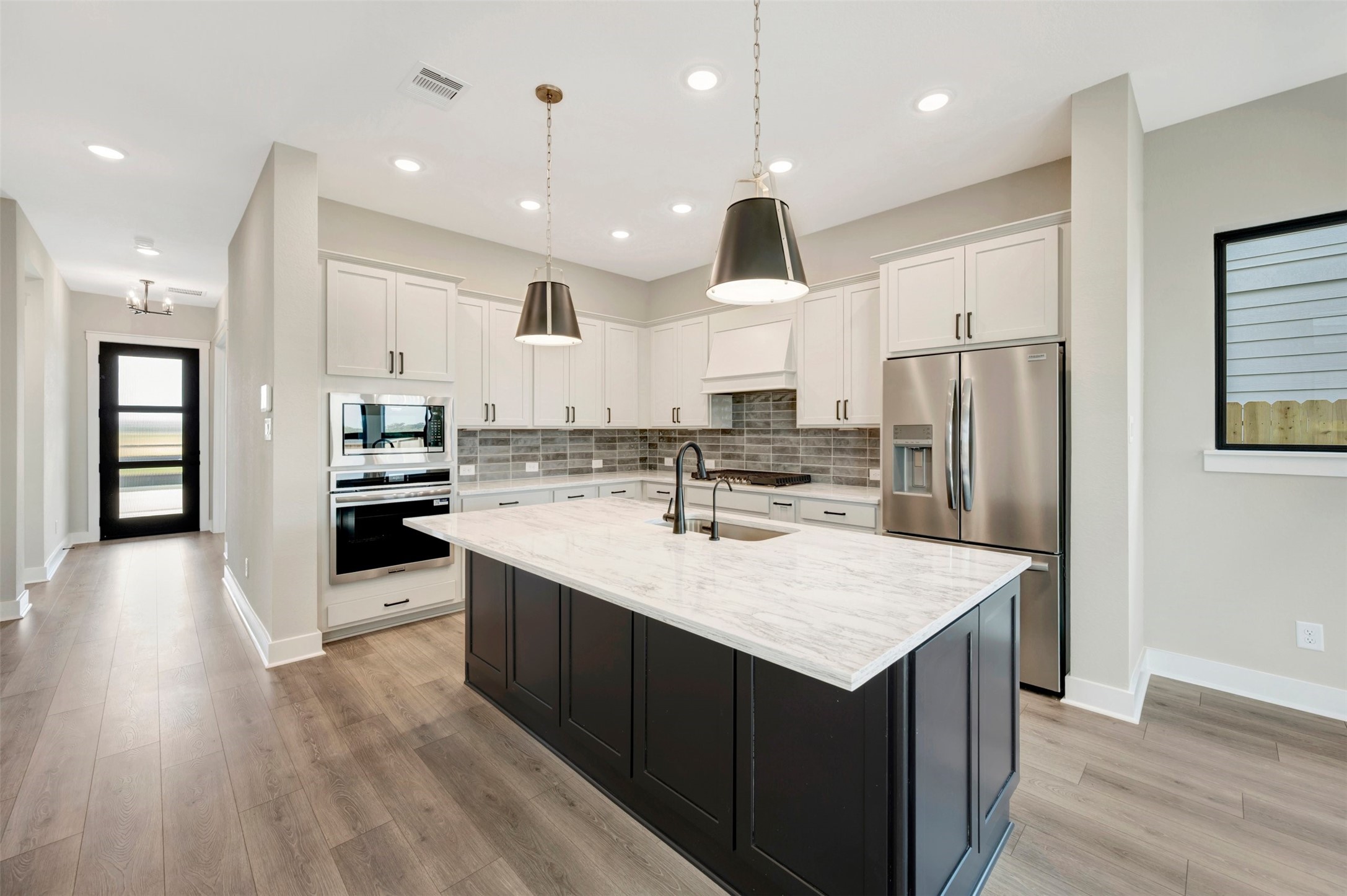 16742 Vibrant Avenue Property Photo 26