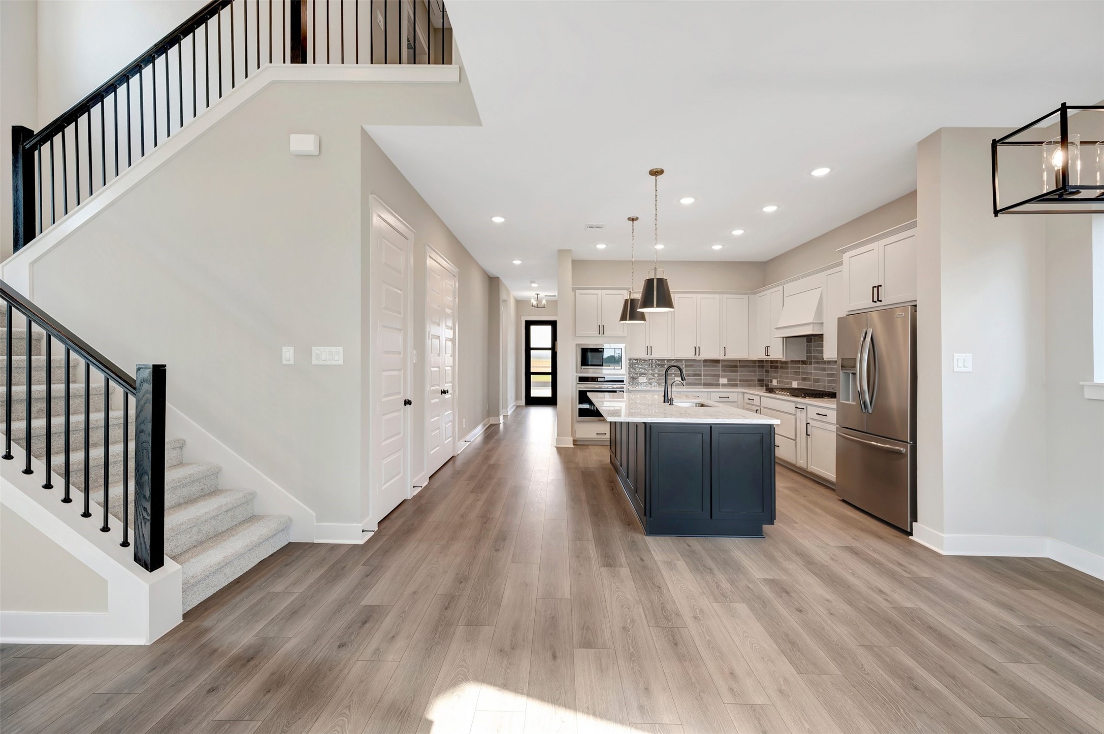 16742 Vibrant Avenue Property Photo 35