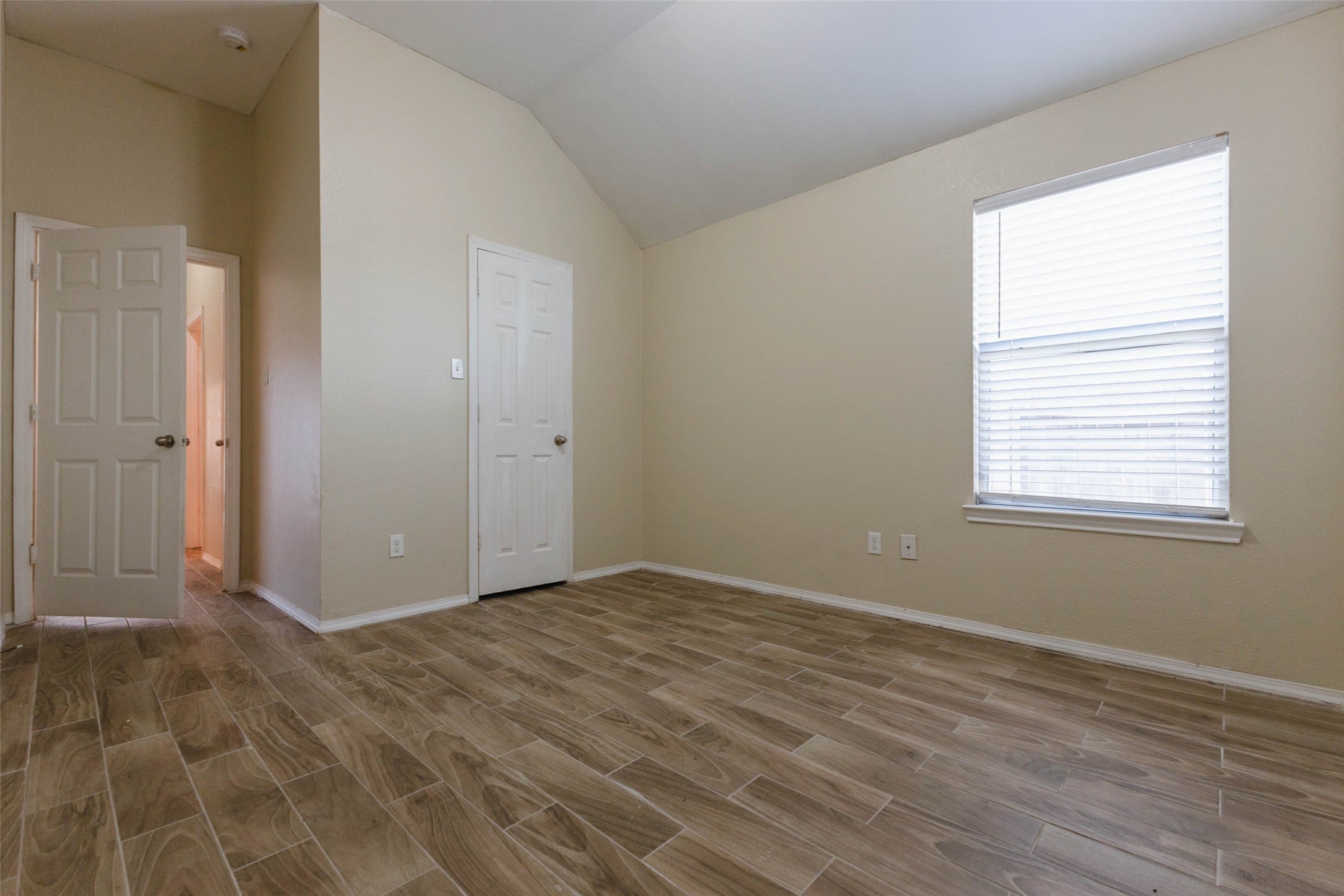 16510 Brightling Lane Property Photo 4