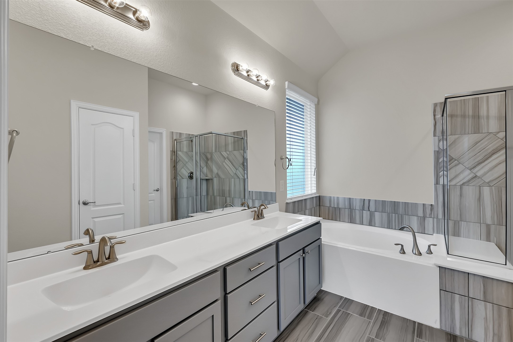 206 Brazos Drive Property Photo 15