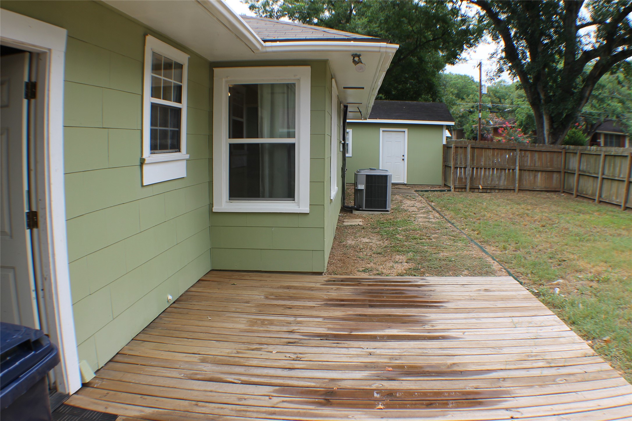 808 E Tom Green Street Property Photo 13