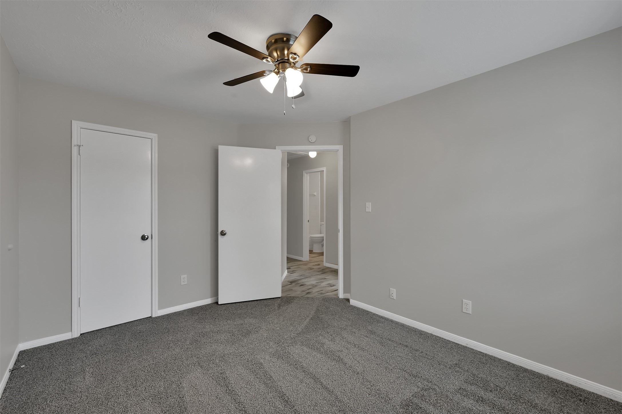 9111 Walnut Glen Drive Property Photo 32