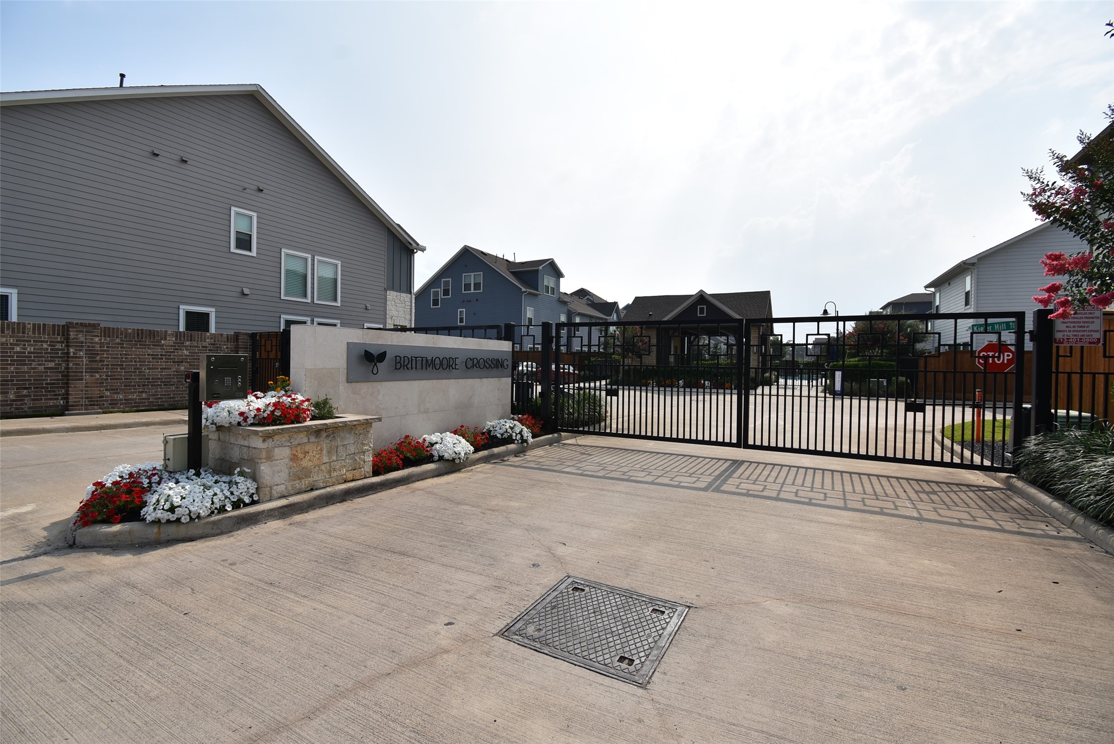 10914 Brambling Wood Dr S Property Photo 36