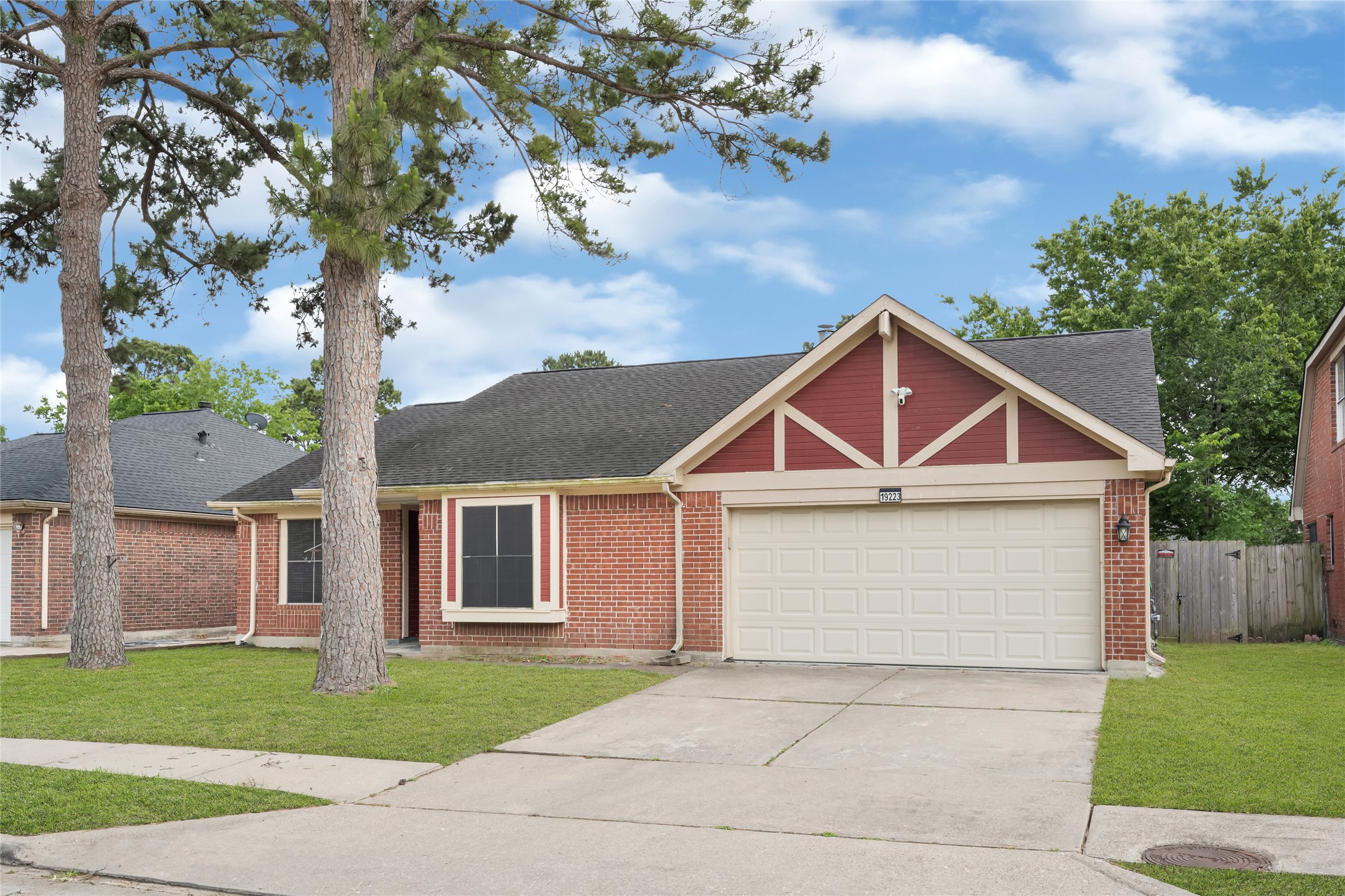 19223 Bristlestar Drive Property Photo 1