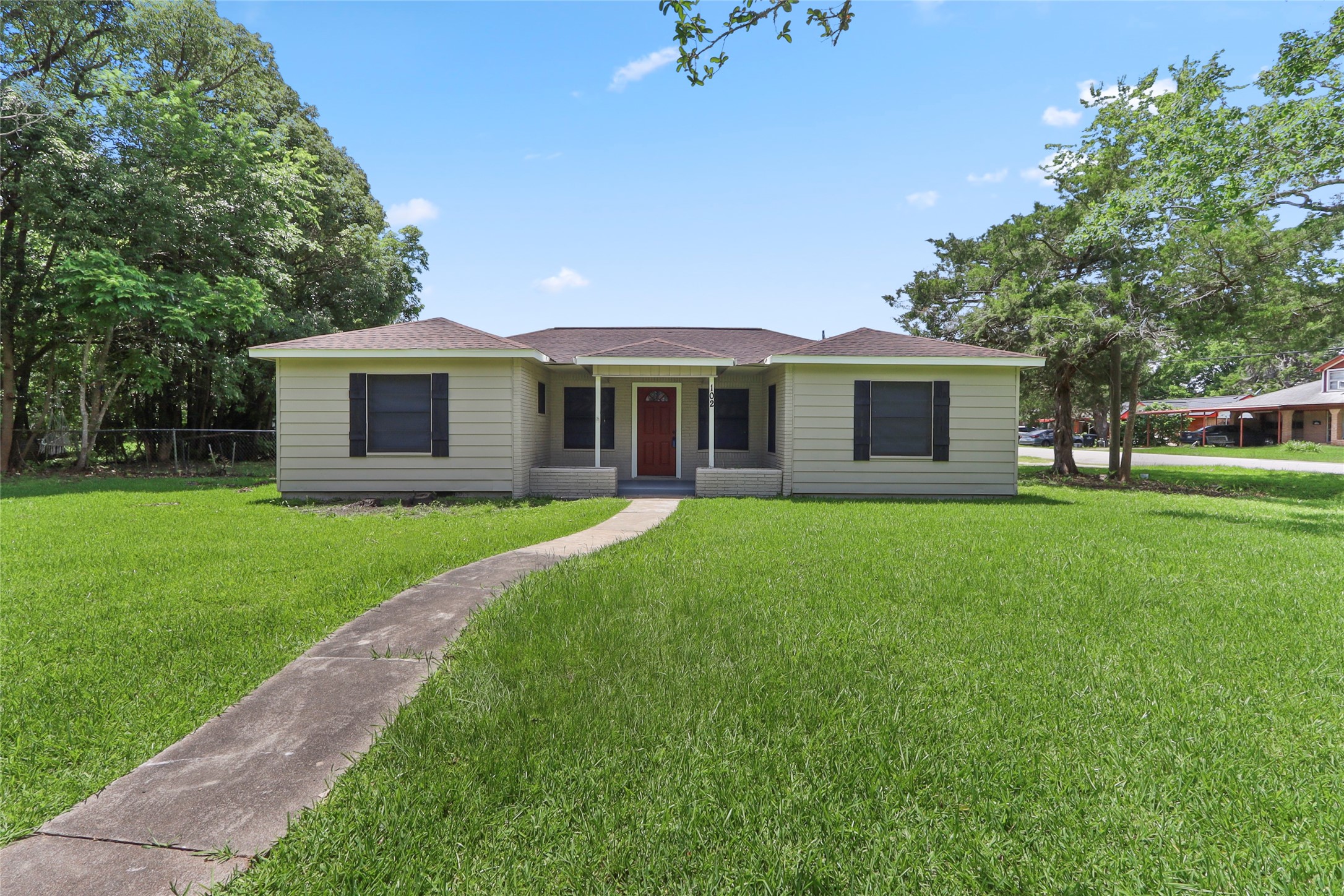 102 S 5th Street Property Photo 1