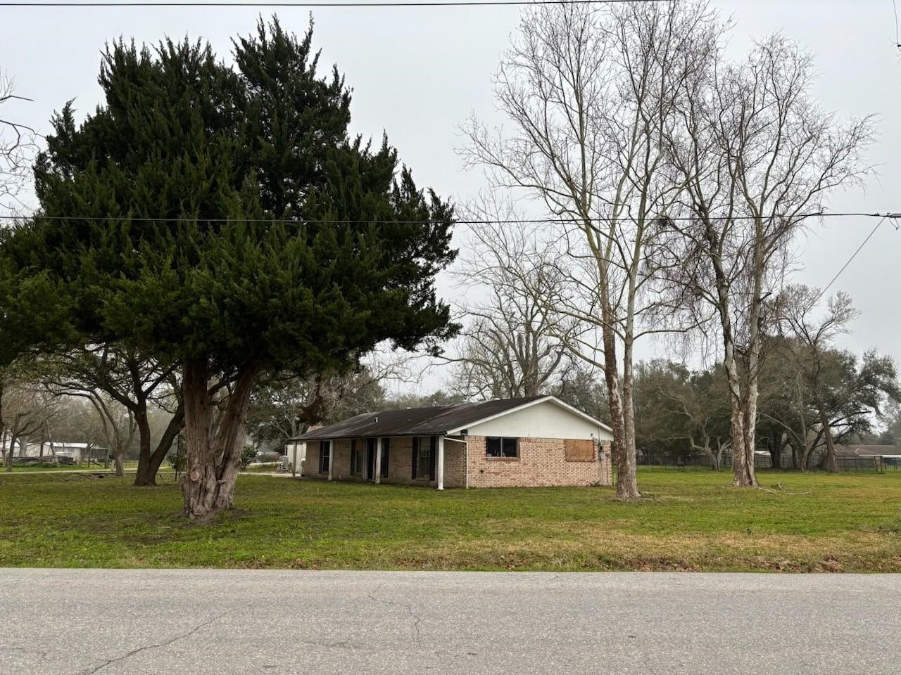 15529 Pine St Street Property Photo