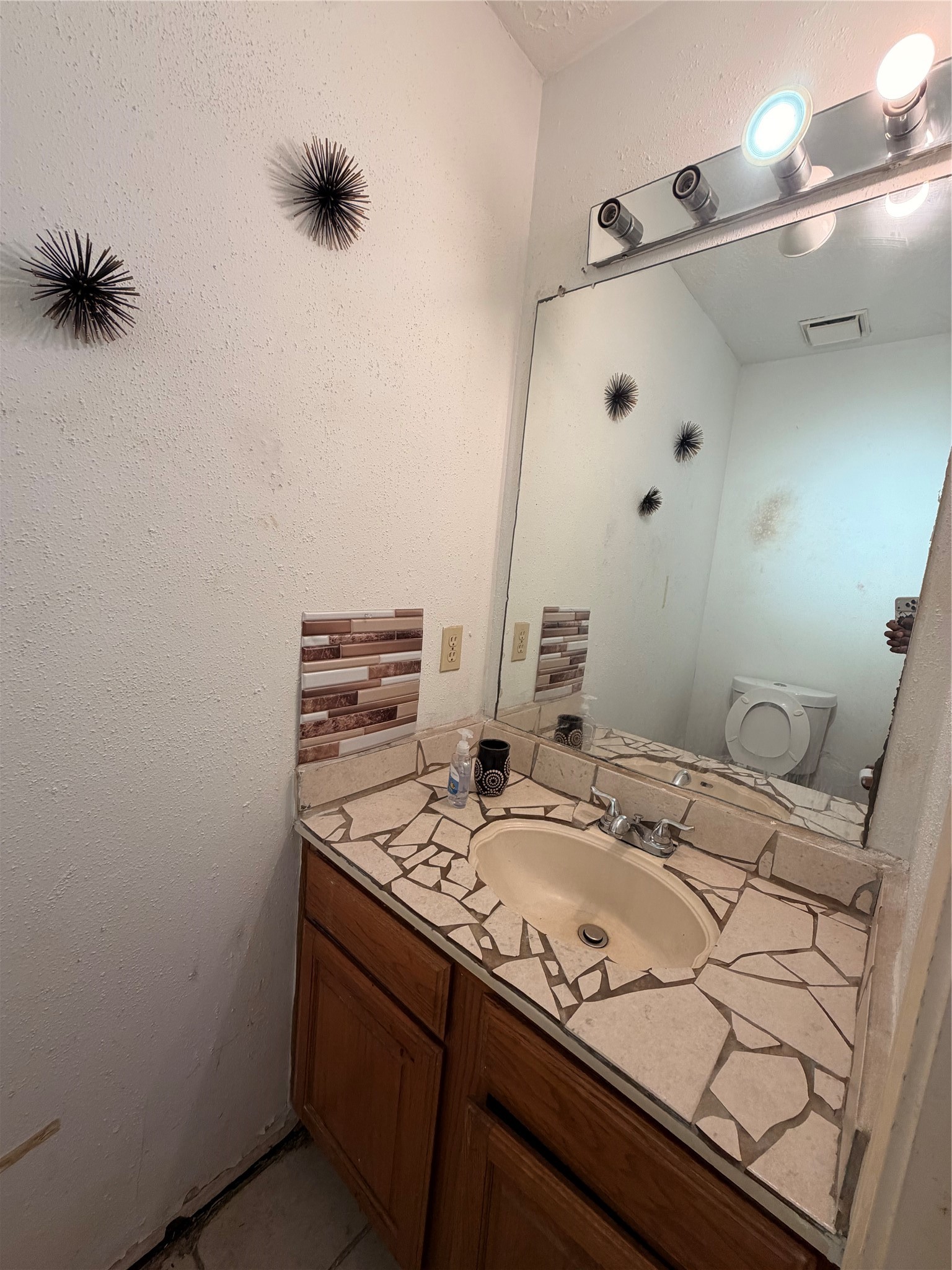 8518 Scenic Green Drive Property Photo 16