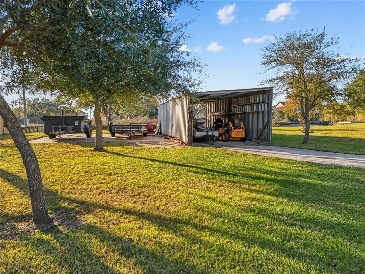 603 Shady Glen Drive, Anahuac Tx 77514 Property Photo 8