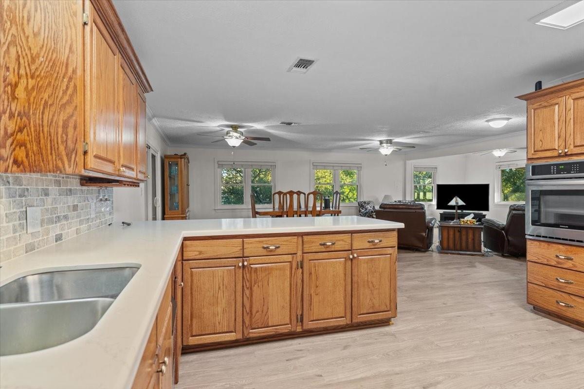 603 Shady Glen Drive, Anahuac Tx 77514 Property Photo 10
