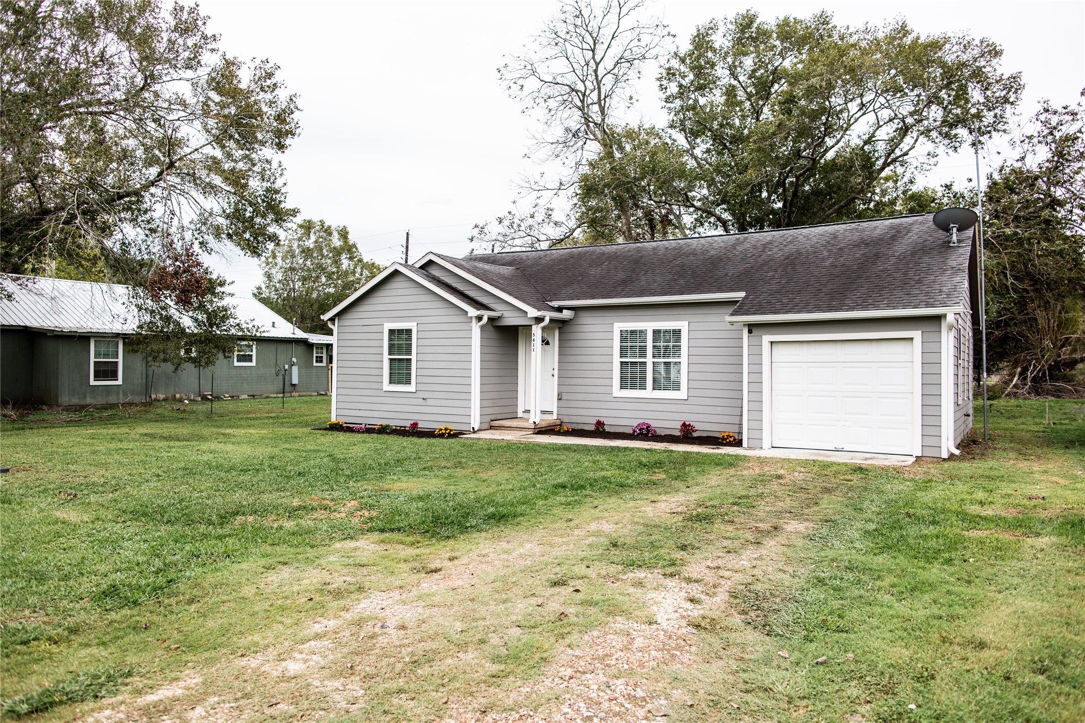 5611 Guyler St Property Photo