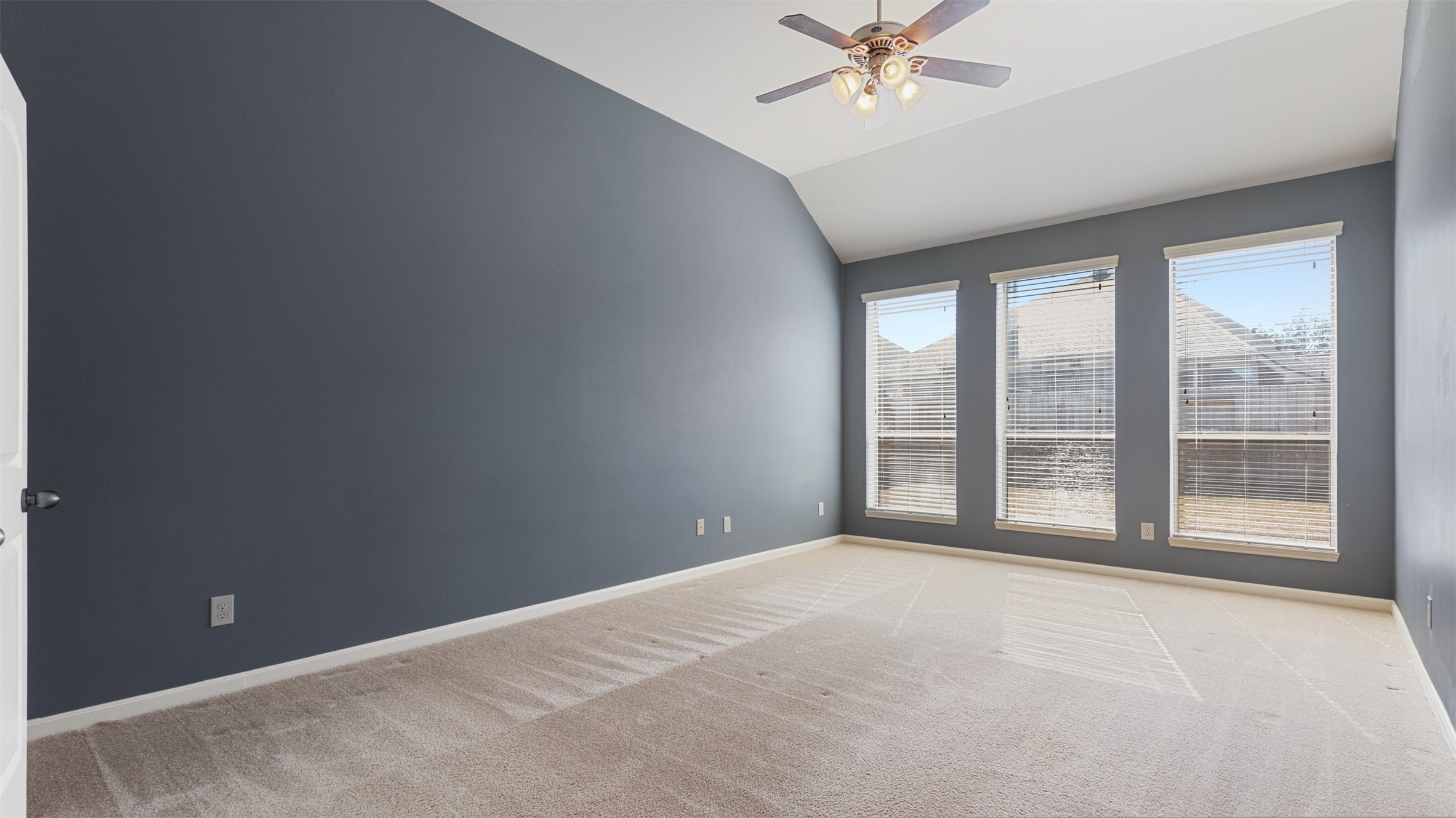 27919 Silverstream Court Property Photo 15