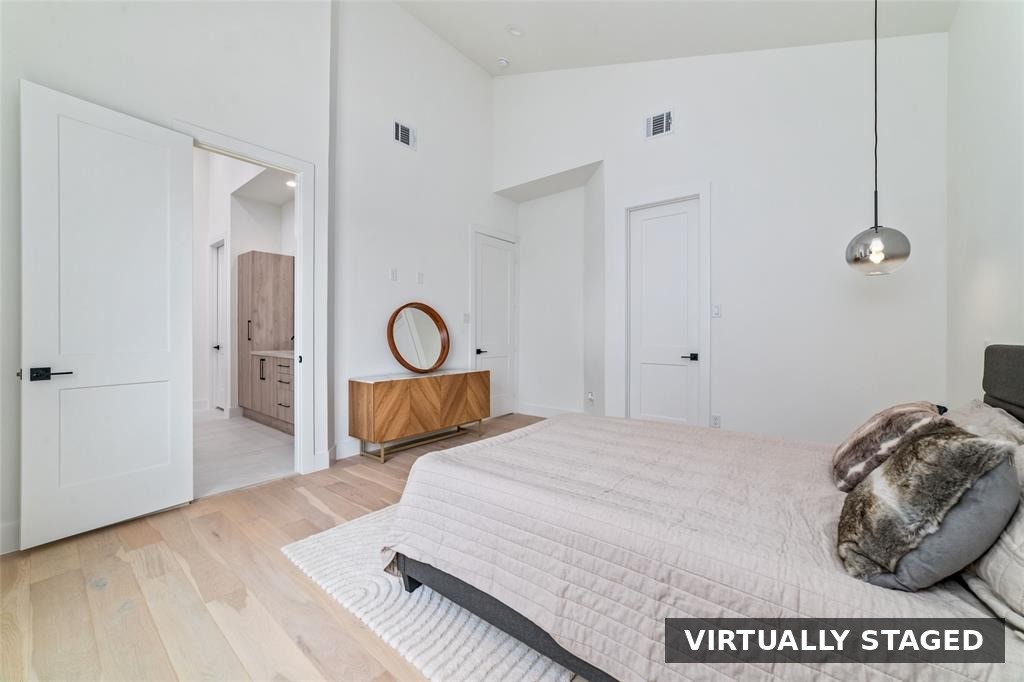 5905 Fairdale Lane B Property Photo 9