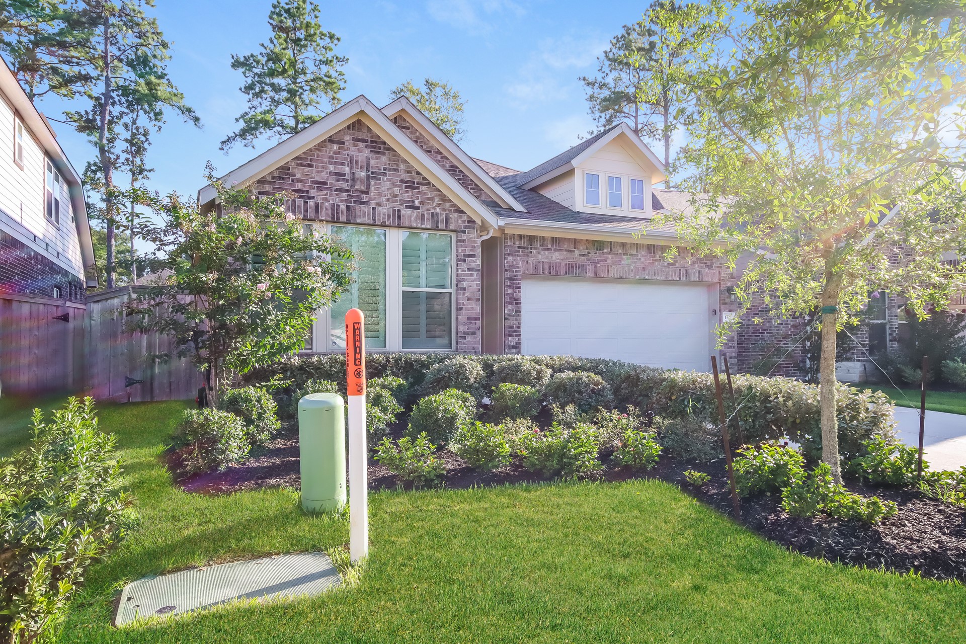 142 Scarlet Maple Court Property Photo 2