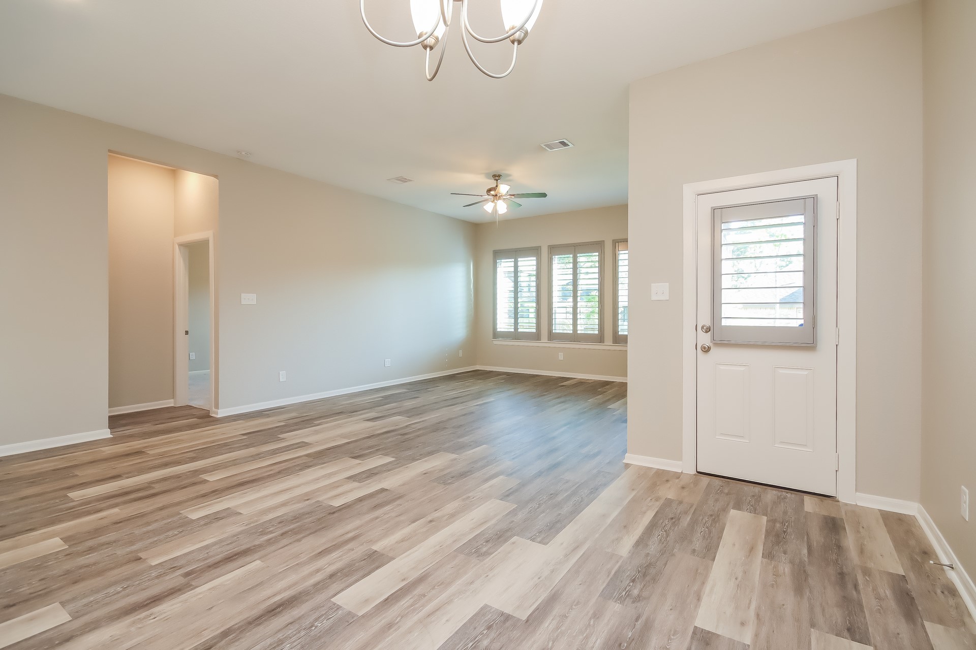 142 Scarlet Maple Court Property Photo 4