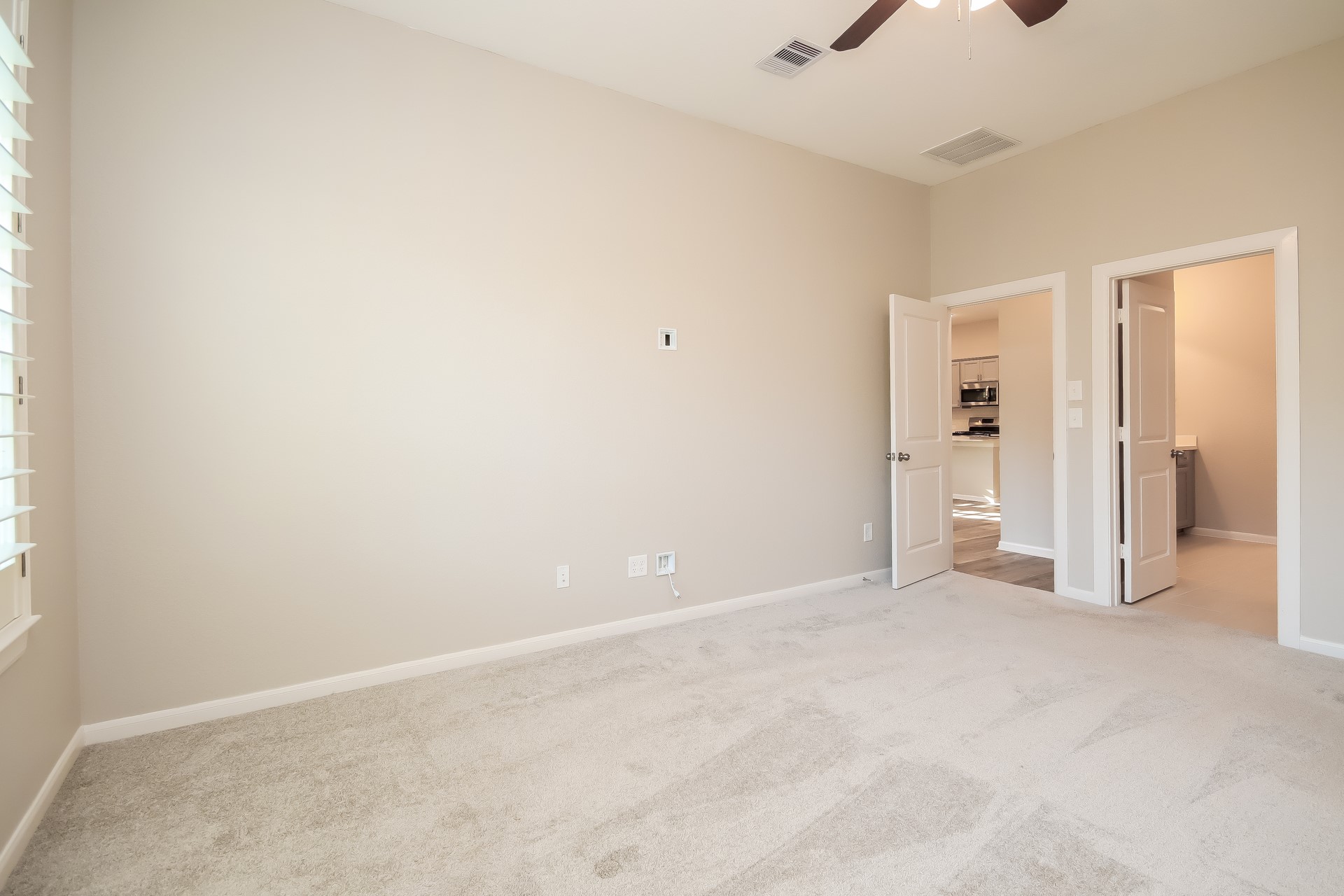 142 Scarlet Maple Court Property Photo 9