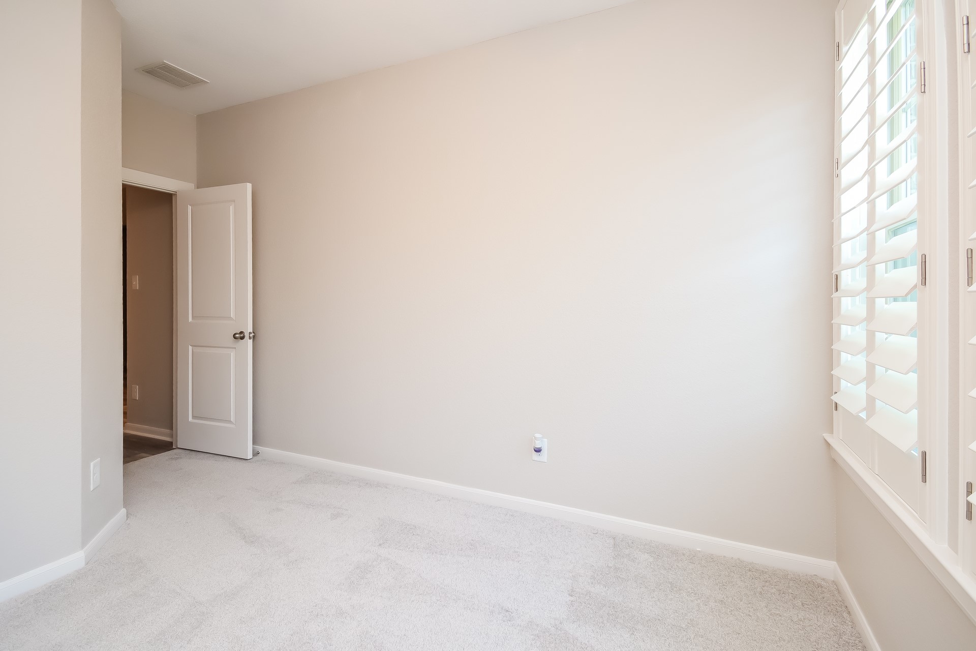 142 Scarlet Maple Court Property Photo 11