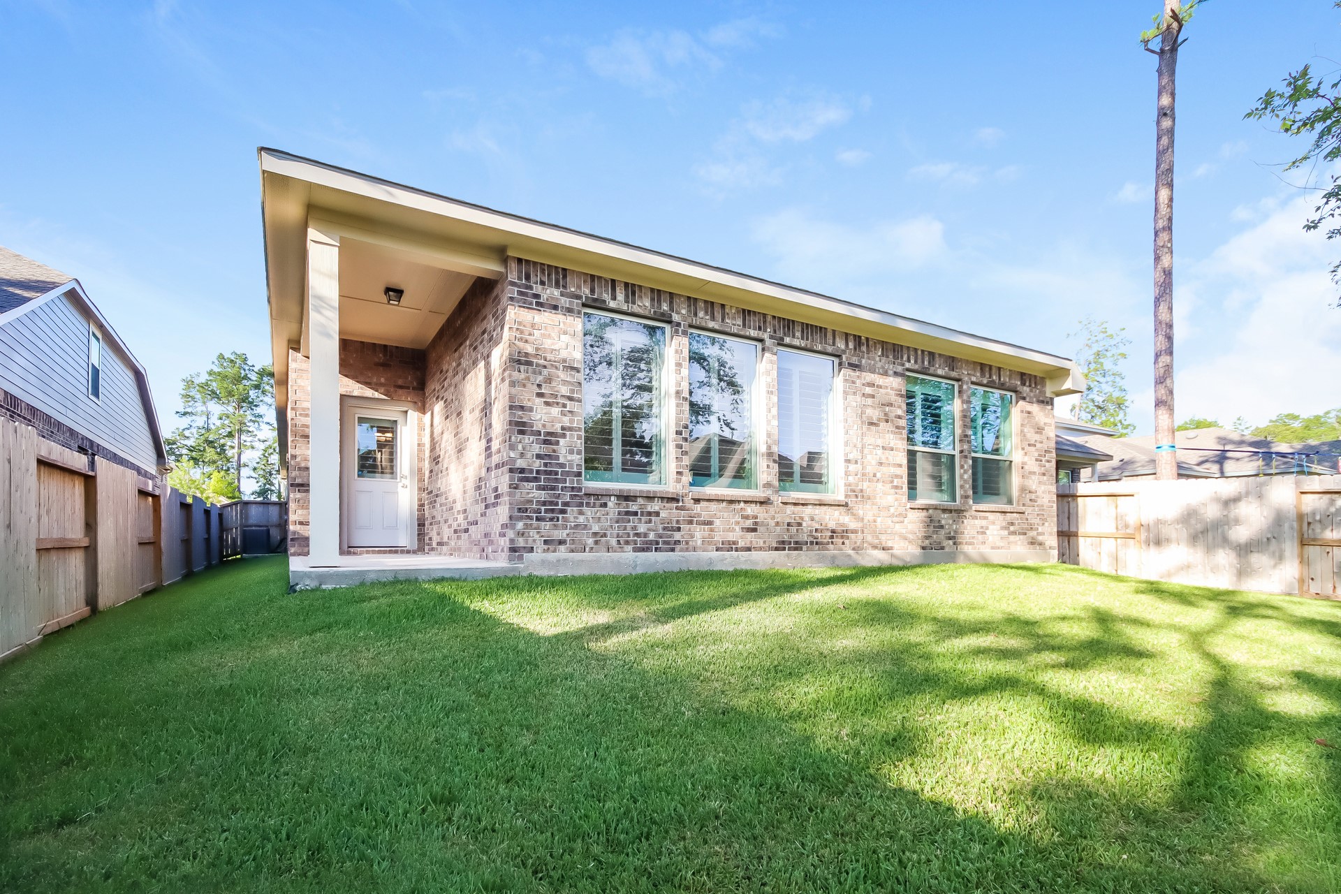 142 Scarlet Maple Court Property Photo 14
