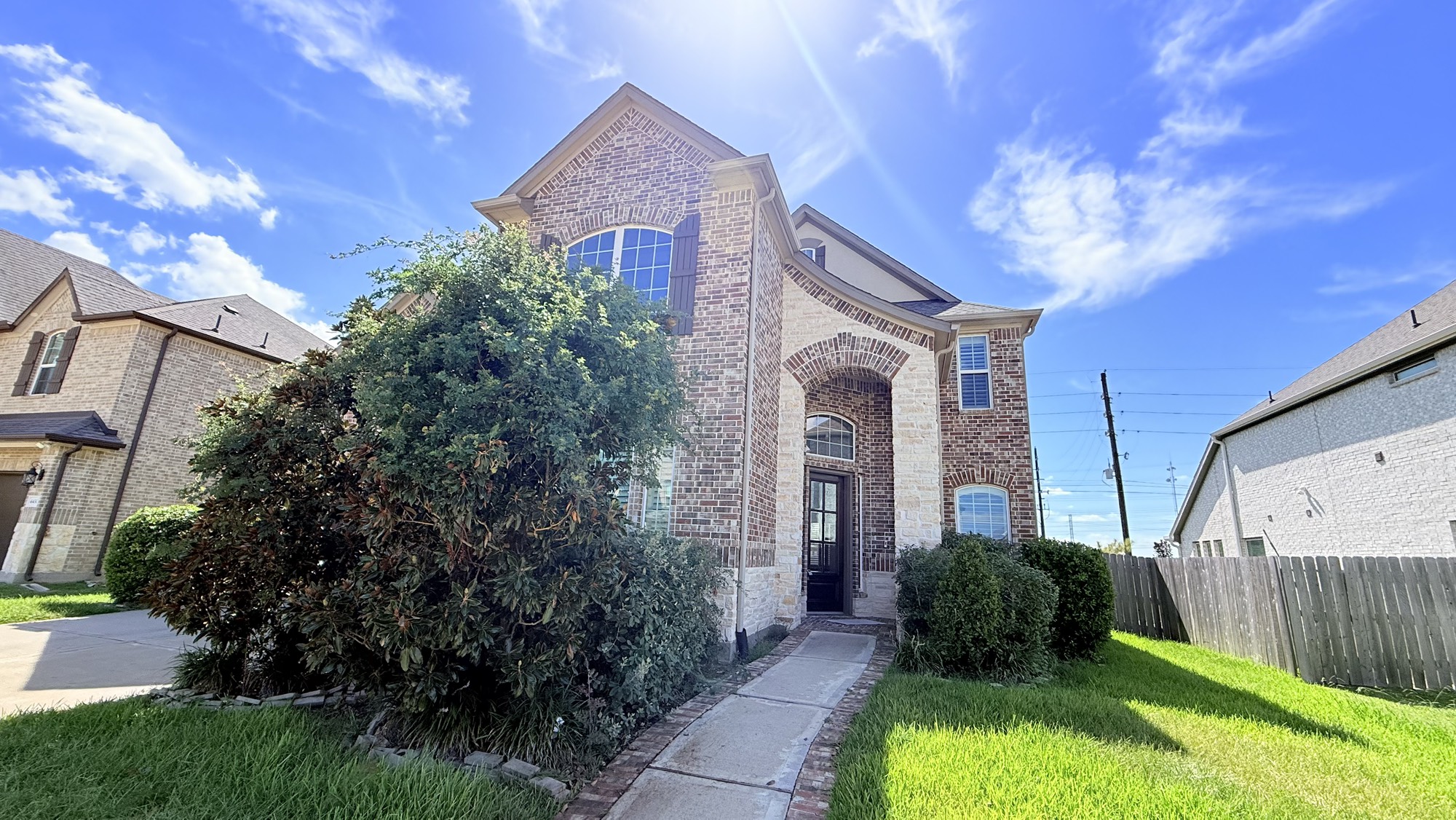 4426 Tumbling Leaf Court Property Photo 2