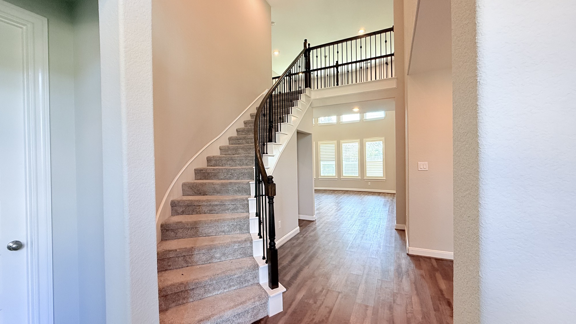 4426 Tumbling Leaf Court Property Photo 3