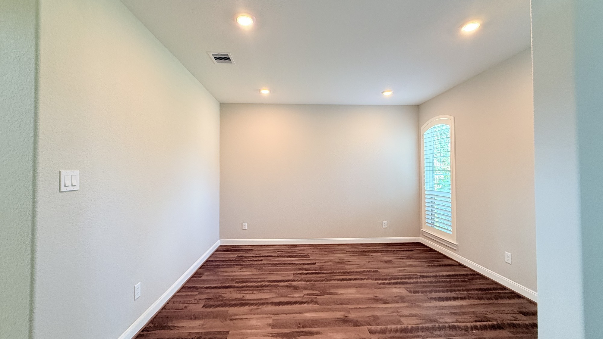 4426 Tumbling Leaf Court Property Photo 6