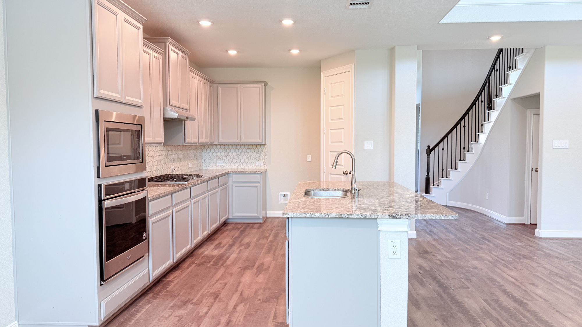 4426 Tumbling Leaf Court Property Photo 9